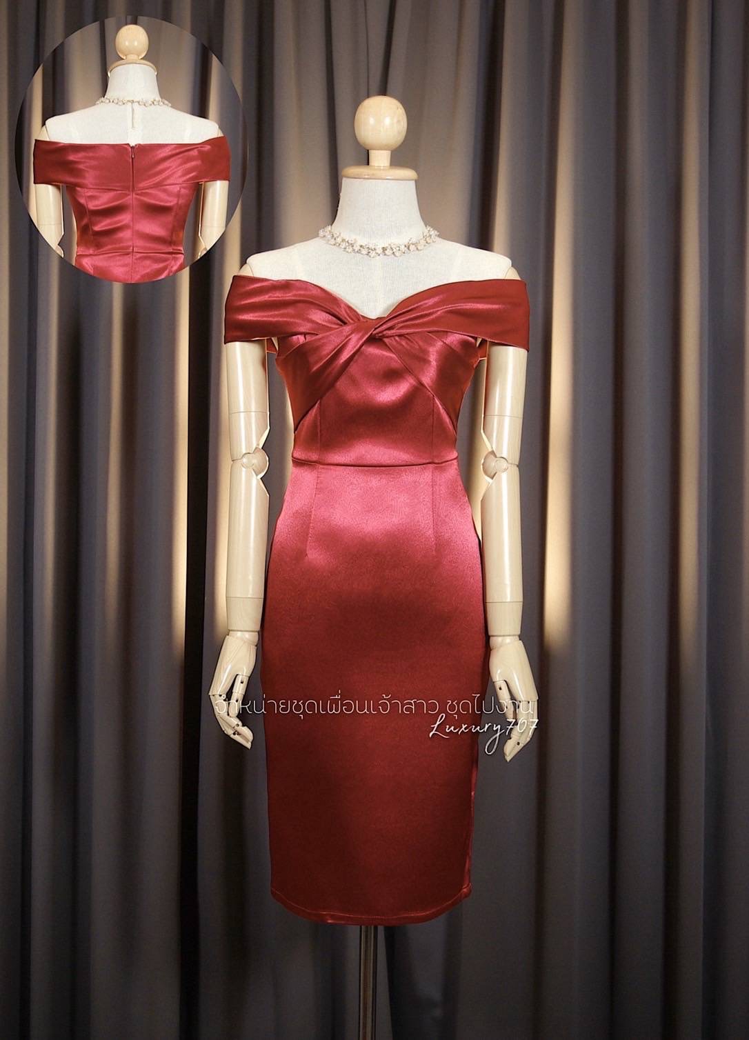 kudapy เดรสสั้นสีกรม/สีฟ้า/สีชมพูกลีบบัว/ สีแดง เปิดบ่าทวิชอก กระโปรงสอบ ซิปหลังใส่ง่าย เนื้อผ้าดัชเชสอัดกาว