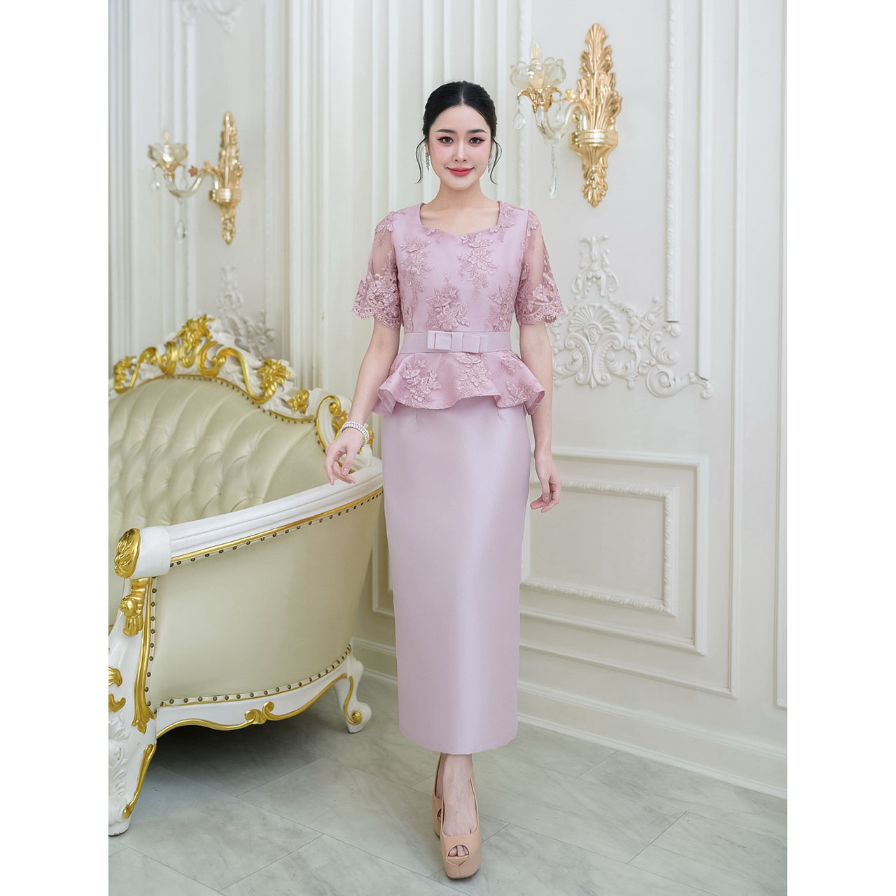 kudapy เดรสยาว ผ้าไหมทั้งชุด ด้านบนเป็นงานแต่งด้วยลูกไม้คอร์ด เดรสทรงสวยเป็นงานเอวระบายรอบตัวหน้าสั้นหลังยาว