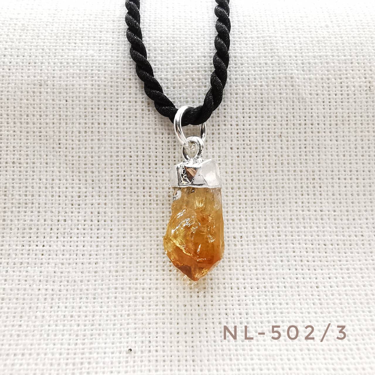 สร้อยคอเชือกถักจี้หินซิทรินผลึกธรรมชาติ Citrine