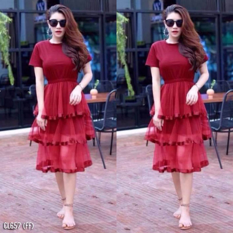 kudapy เดรสสีขาว ,กรม เทา, แดง, ดำ ชั้นๆฟรุ้งฟริ้ง ใส่สบายไม่ซ้ำใครจ้าเอวดึงยางรอบเอว เนื้อผ้าเรย่อน แต่งผ้ามุ้ง