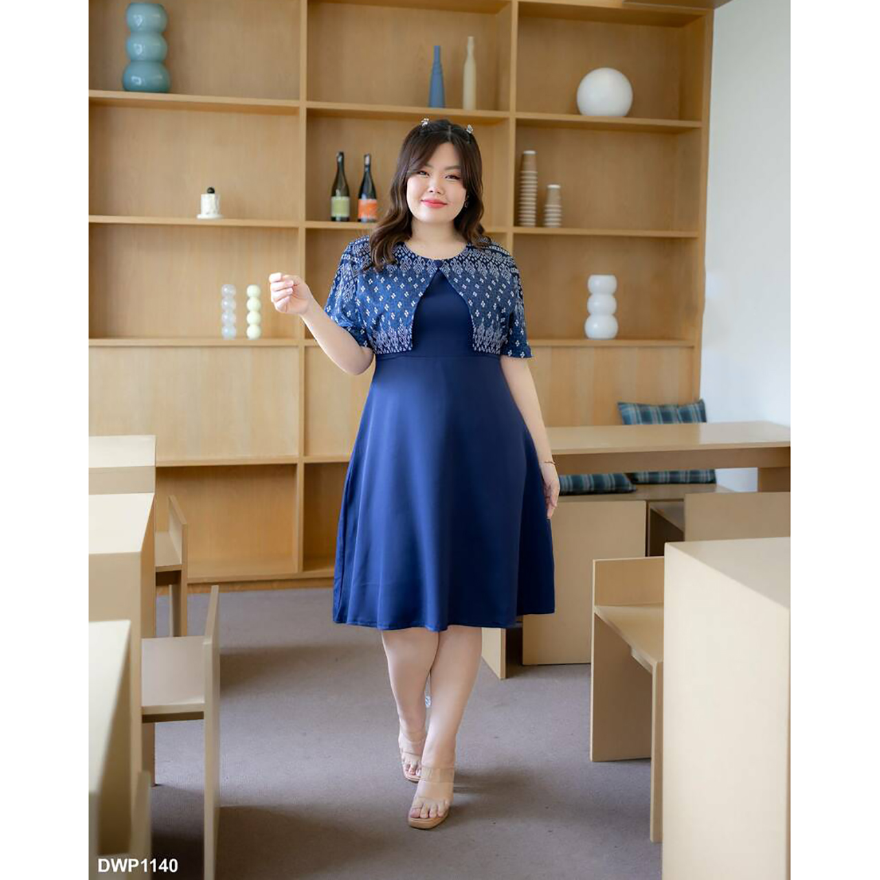 kudapy เดรสลายไทยแต่งเสื้อกระดุม 1 เม็ด