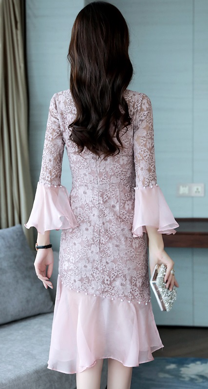 kudapy เดรสสั้นสีครีมเบจ/สีชมพูม่วง ผ้าลูกไม้ เข้ารูป แนวเรียบหรู สวยหวาน ดูดี ใส่ไปงานแต่งงานเช้า ใส่ออกงาน