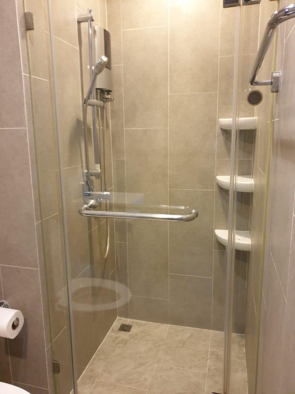 ปล่อยเช่าคอนโด C Ekkamai (ซี เอกมัย) - 1ห้องนอน 1ห้องน้ำ 1ห้องนั่งเล่น - ใกล้ BTS เอกมัย ARL รามคำแหง - ขนาดห้อง 30 ตรม. ชั้น 28 ทิซตะวันออก