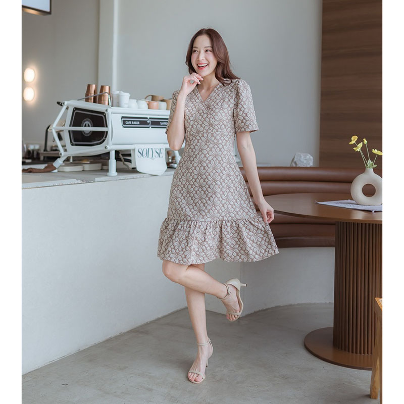 kudapy เดรสสั้นสีฟ้า/สีชมพู/สีน้ำตาล ผ้าทอคอวีลายนูนแต่งโบว์