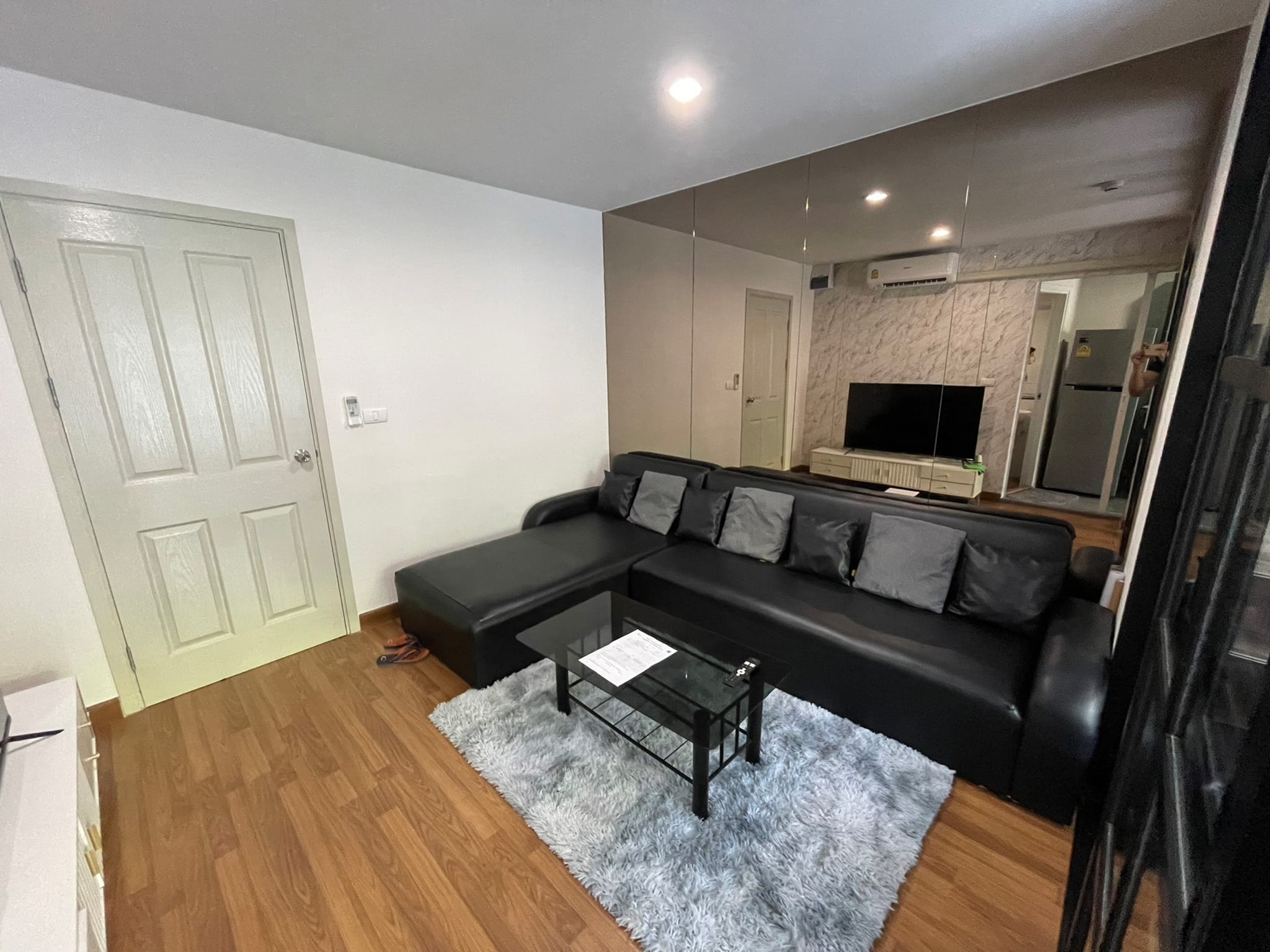 Low Rise โซนพื้นที่ BTS อ่อนนุช ให้เช่าห้องแบบ 1ห้องนอน 1ห้องน้ำ 1ครัวปิด คอนโด Regent Home Sukhumvit 81 (รีเจ้นท์ โฮม สุขุมวิท 81) ขนาดห้อง 28 ตรม. ชั้น 3 ตึก C