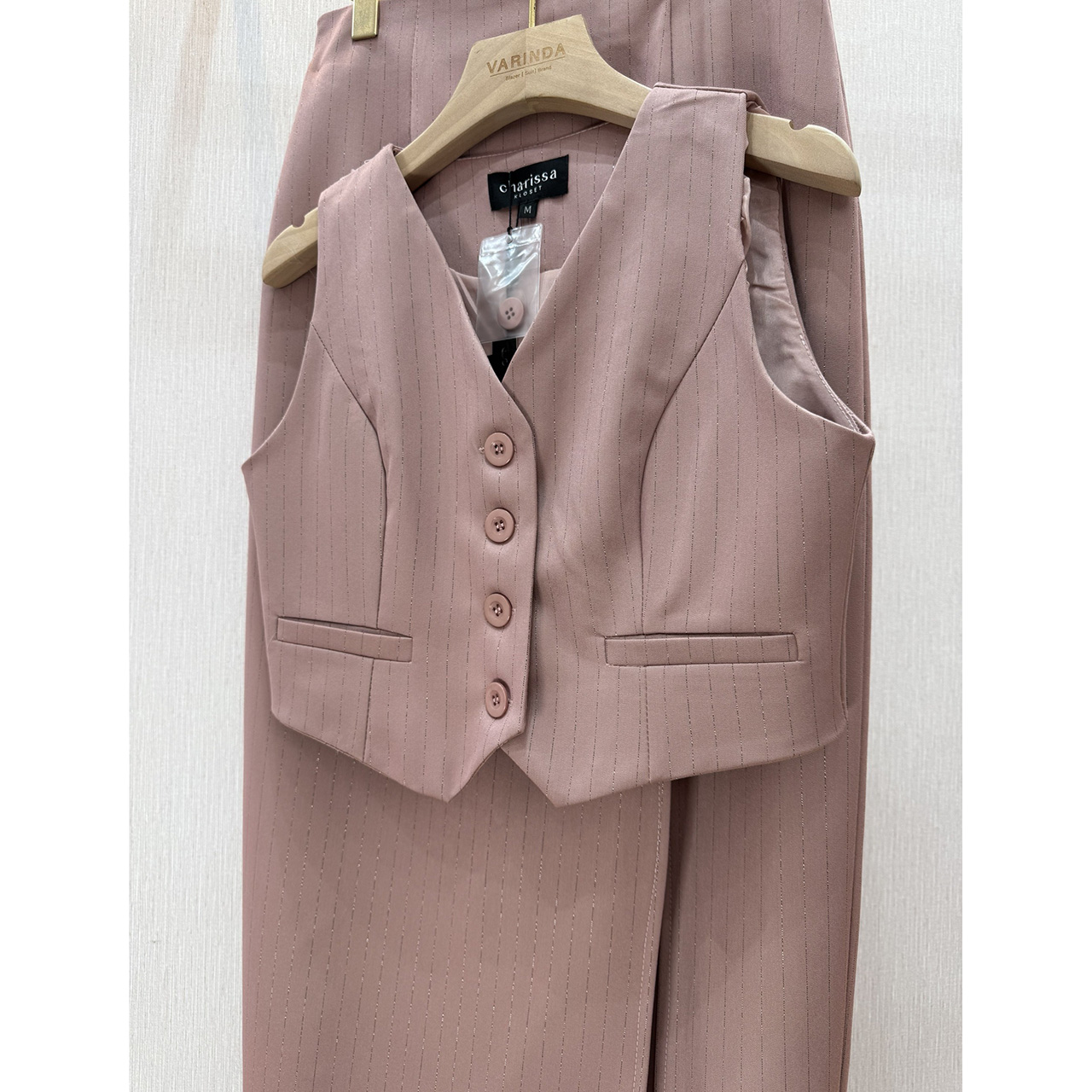 kudapy ชุดเซ็ทสีชมพูกะปิ/สีชมพูนู้ด/สีครีม ลายริ้วเสื้อแขนกุด+กระโปรงยาวผ่าหน้า สวยเกร๋มาก