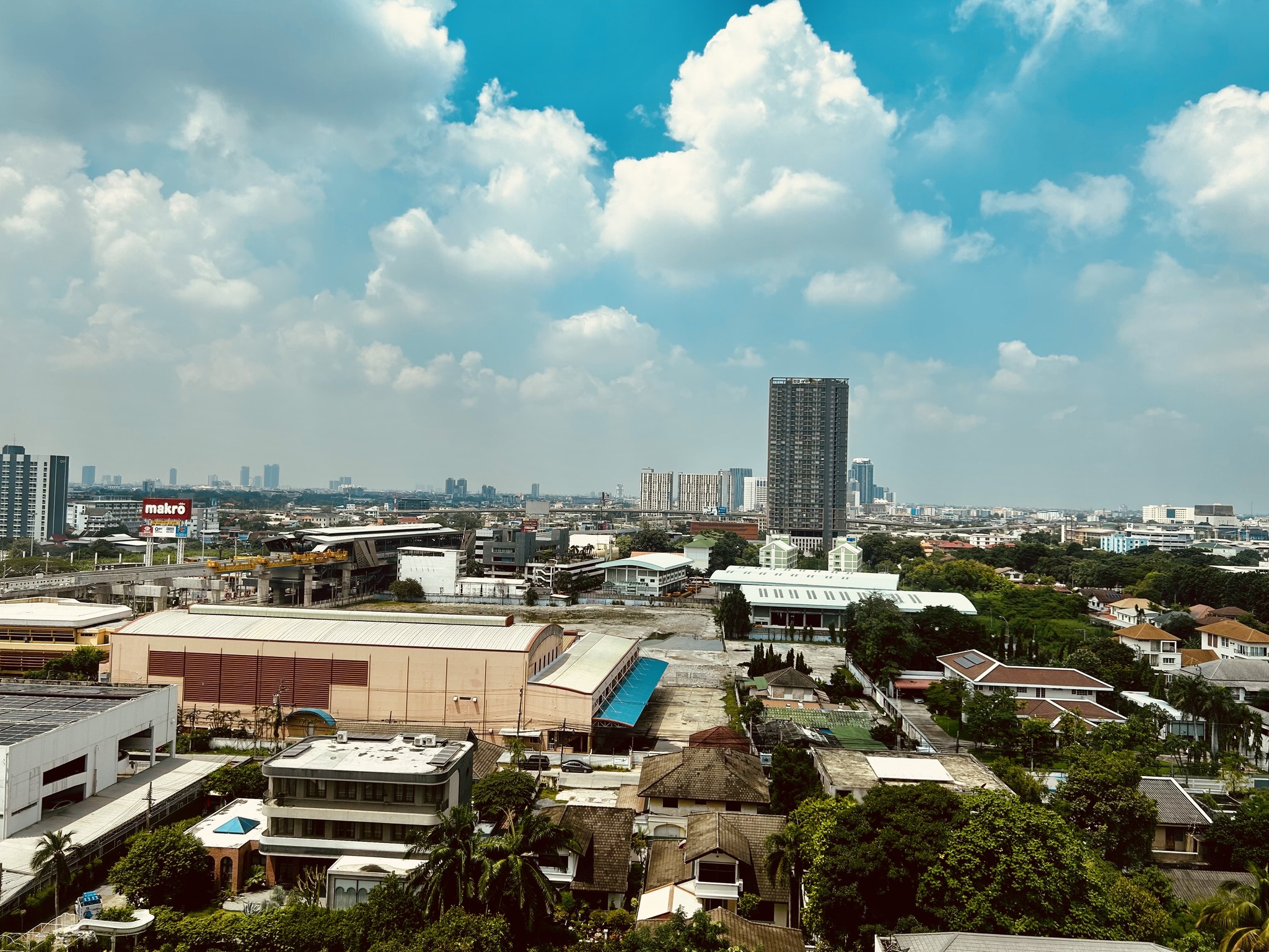 สนใจชมห้องติดต่อได้เลย Line ID: Smile-easy ปล่อยเช่าคอนโด The Base Chaengwattana (เดอะ เบส แจ้งวัฒนะ) - 1ห้องนอน 1ห้องน้ำ 1ห้องนั่งเล่น - ใกล้ MRT เมืองทอง - ขนาดห้อง 26 ตรม. ชั้น 12A ตึก A