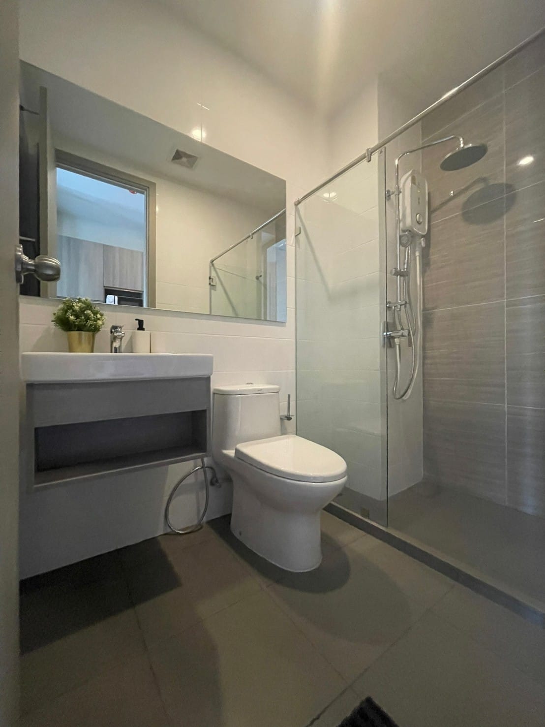 ให้เช่าคอนโด ไนท์บริดจ์ ไพร์ม อ่อนนุช (Knightsbridge Prime Onnut) โซนพื้นที่ BTS อ่อนนุช 📍 ห้องแบบ Studio / 1ห้องน้ำ / โซนครัวปิด · ขนาดห้อง 27 ตรม. ชั้น 10