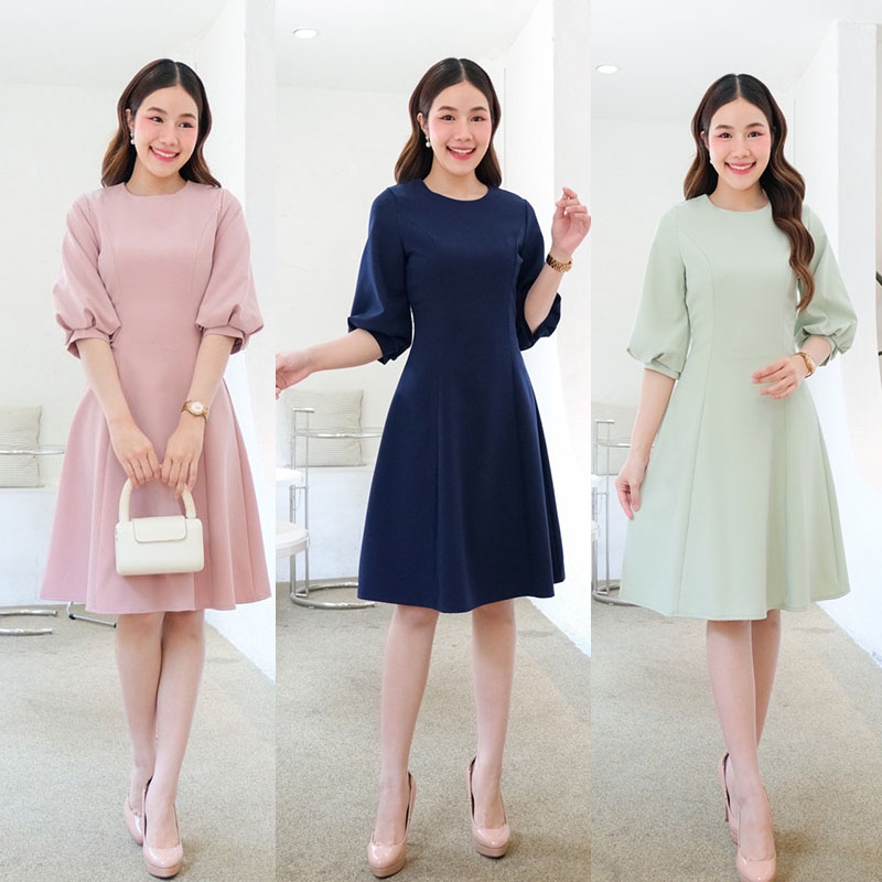 kudapy เดรสสั้นสีชมพูอ่อน/สีกรม/สีเขียวมิ้นท์ คอกลม แขนสามส่วน ปลายแขนจีบบอลลูน ช่วงตัวตีเกร็ดเอว เข้ารูป กระโปรงบาน พรางสะโพก ซิปหลัง ใส่ง่าย