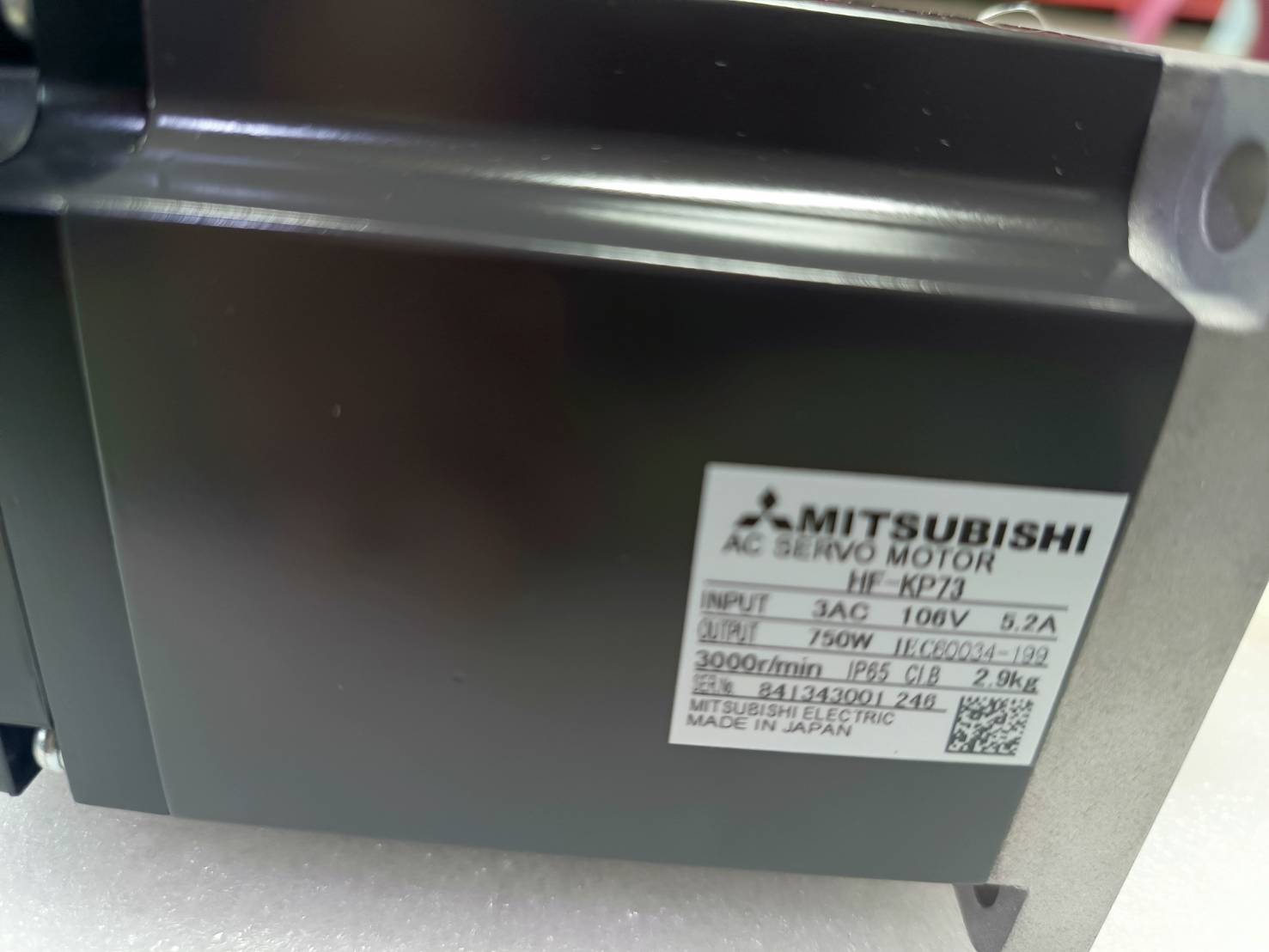 MITSUBISHI HF-KP73 SERVO MOTOR