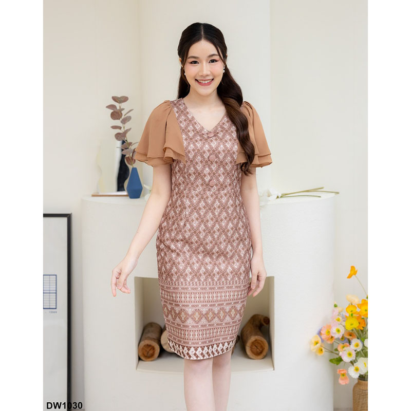 kudapy เดรสสั้นสีชมพู/สีน้ำตาล/สีกรม ผ้าไทยแขนระบาย ผ้าพิมพ์ลายไทย