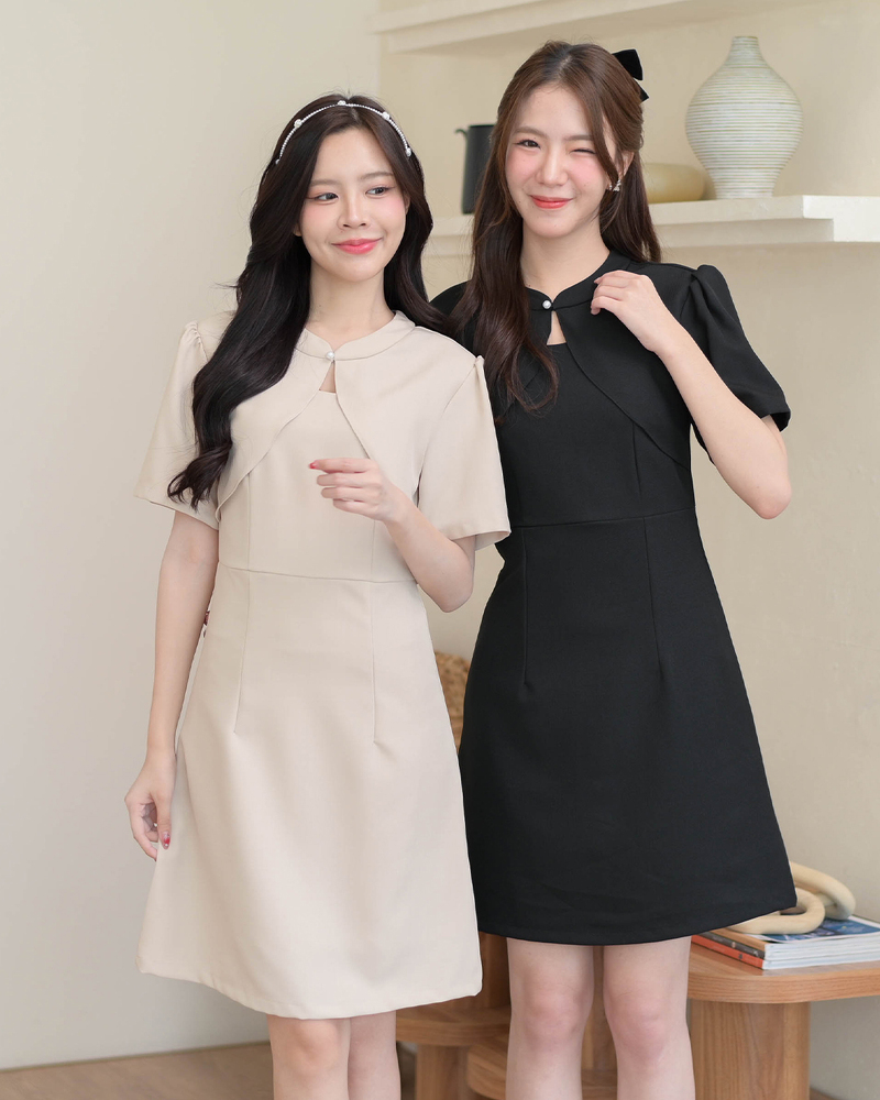 kudapy เดรสทรงเอแขนสั้น ดีไซน์เย็บติดเสื้อคลุม คอกระดุมมุก รูดไหล่แขนพองน่ารัก