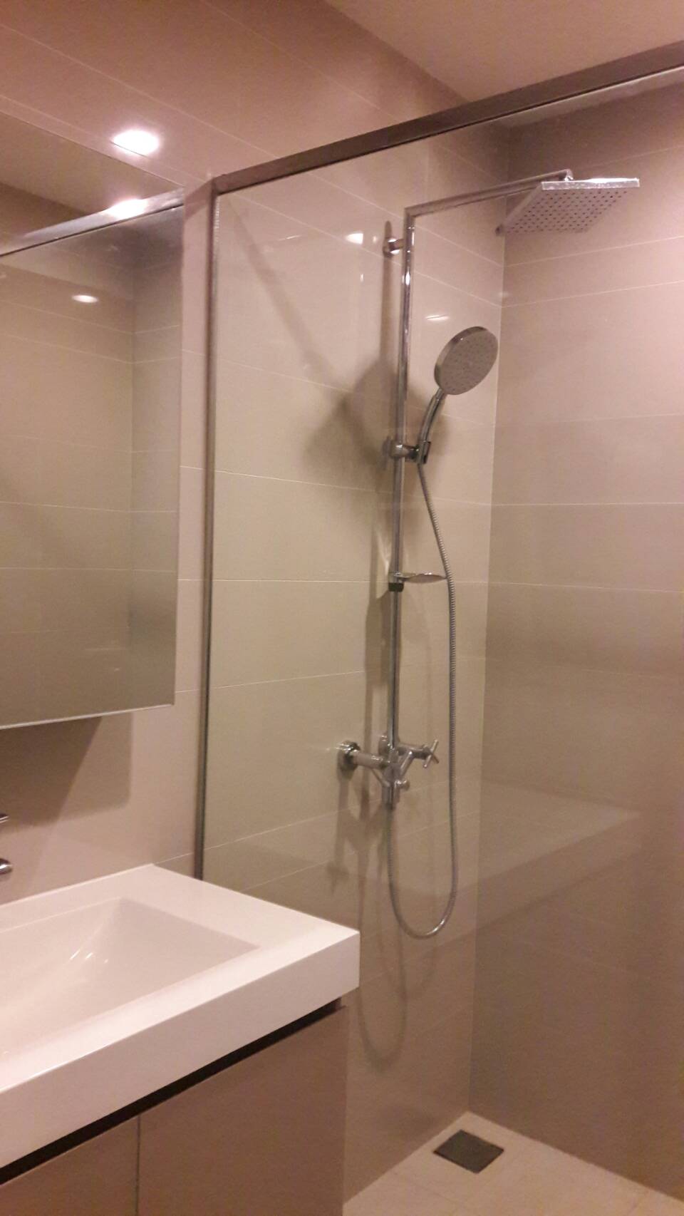 ให้เช่า PYNE BY SANSIRI 1ห้องนอนพร้อสมอยู่วิวสระ