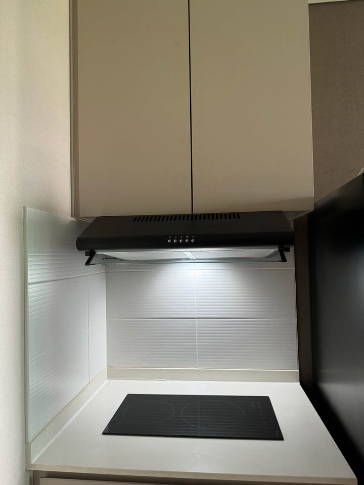 High Rise โซนพื้นที่ MRTเพชรบุรี ARLมักกะสัน ให้เช่าห้องแบบ 1ห้องนอน 1ห้องน้ำ คอนโด Lumpini Suite Phetchaburi-Makkasan (ลุมพินี สวีท เพชรบุรี-มักกะสัน) ขนาดห้อง 27 ตรม. ชั้น 34