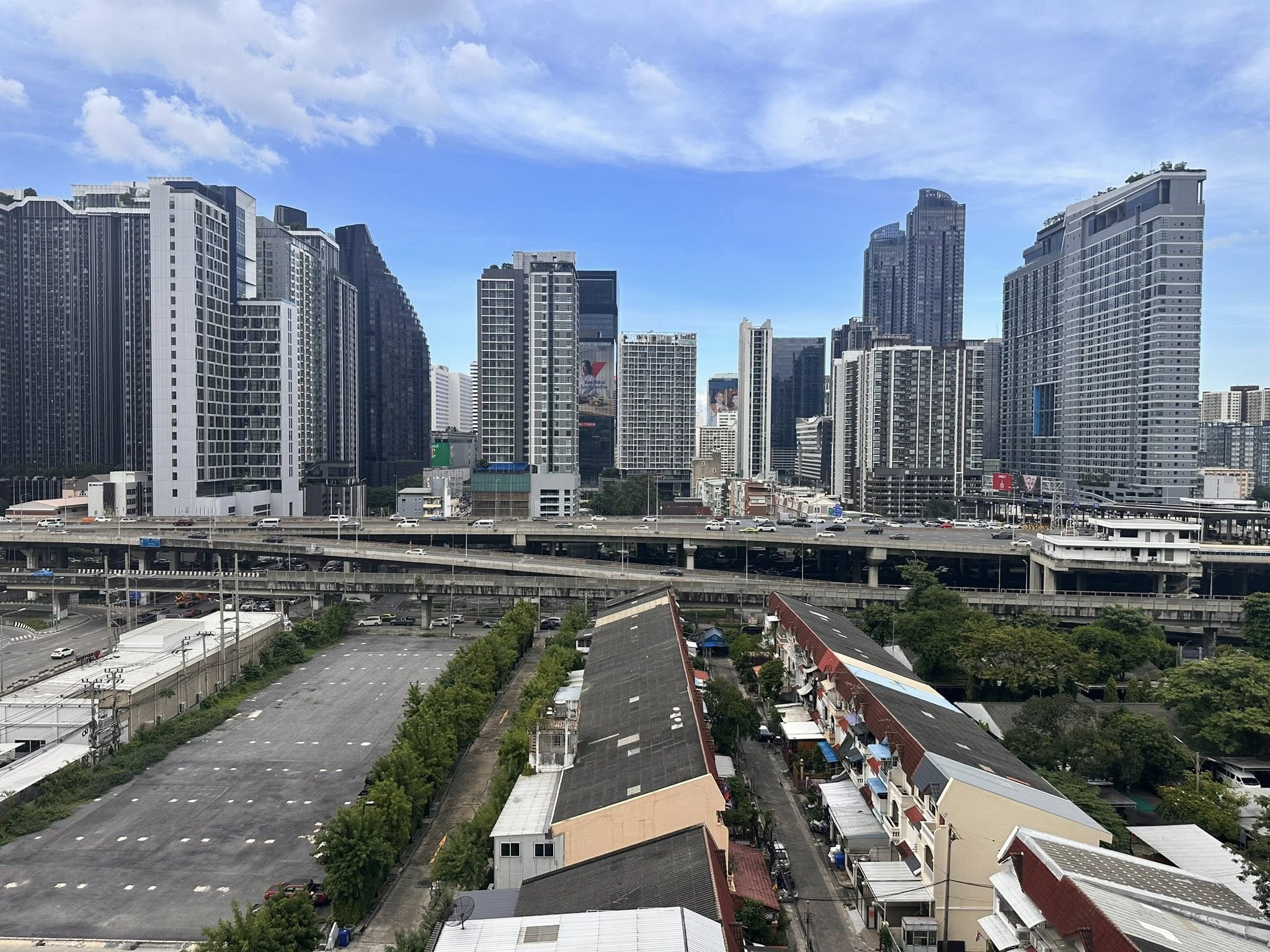 ให้เช่าคอนโด Life Asoke (ไลฟ์ อโศก) โซน รถไฟฟ้า MRT เพชรบุรี / มศว 1ห้องนอน / 1ห้องน้ำ ขนาดห้อง 35 ตรม. ชั้น 12 ตึก N