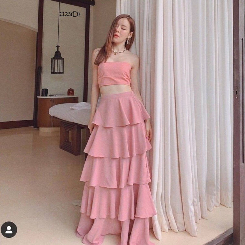 kudapyset 2 ชิ้น สีแดง/ขาว/ชมพู เสื้อเกาะอกแซ่บๆ ผูกโบว์หลัง มาคู่กระโปรงขนมชั้นยาว เอวสม็อกรอบตัวว งานดูไฮสุด