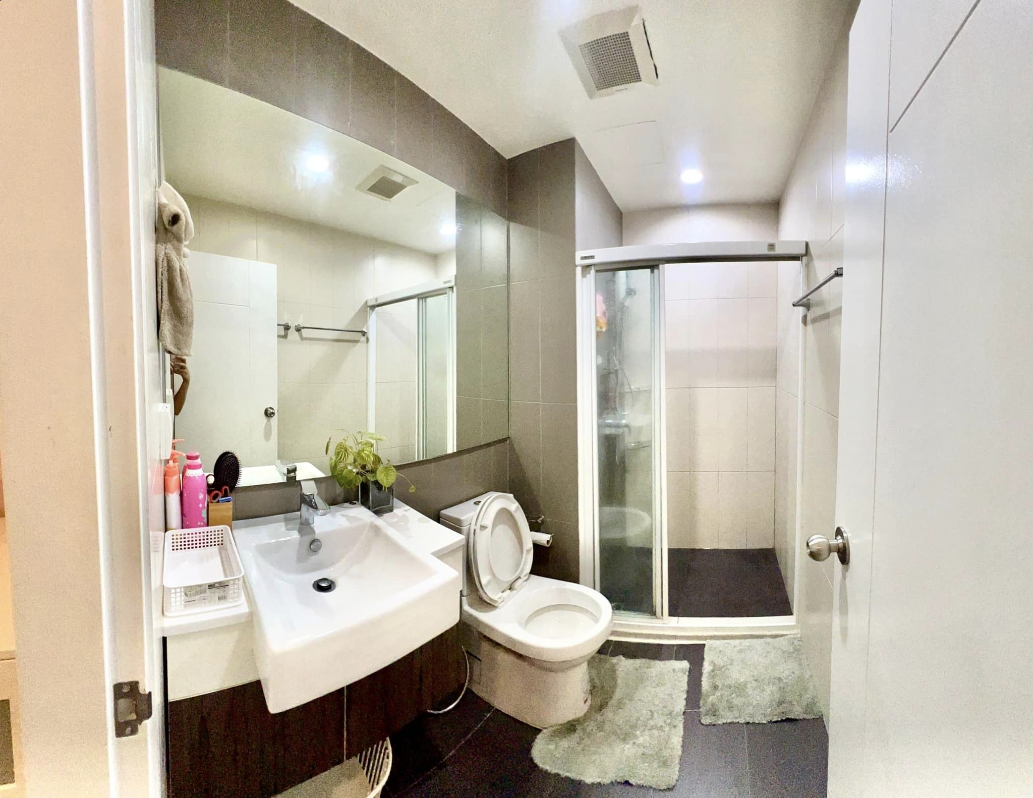 ปล่อยเช่าคอนโด Centric Ratchada-Huai Khwang (เซ็นทริค รัชดา-ห้วยขวาง) - 1ห้องนอน 1ห้องครัว 1ห้องน้ำ 1ห้องนั่งเล่น - ใกล้ MRT ห้วยขวาง - ขนาดห้อง 30 ตรม. ชั้น 17