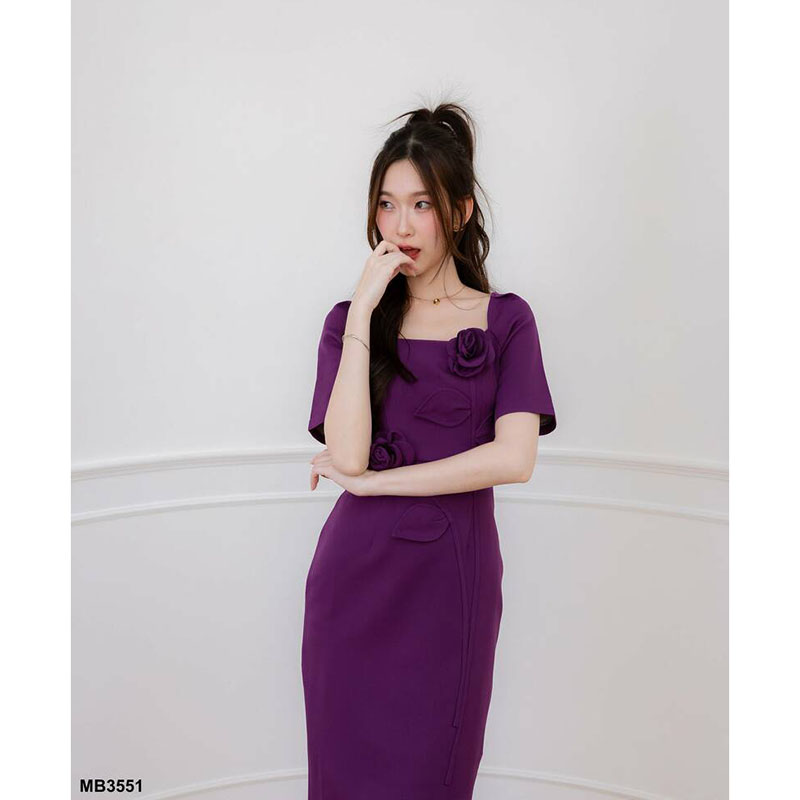 kudapy เดรสสั้นสีดำ/สีชมพู/สีม่วง เดรสยาวคอเหลี่ยมติดดอกไม้ ใส่ออกงาน ใส่ทำงานสวยดูดี