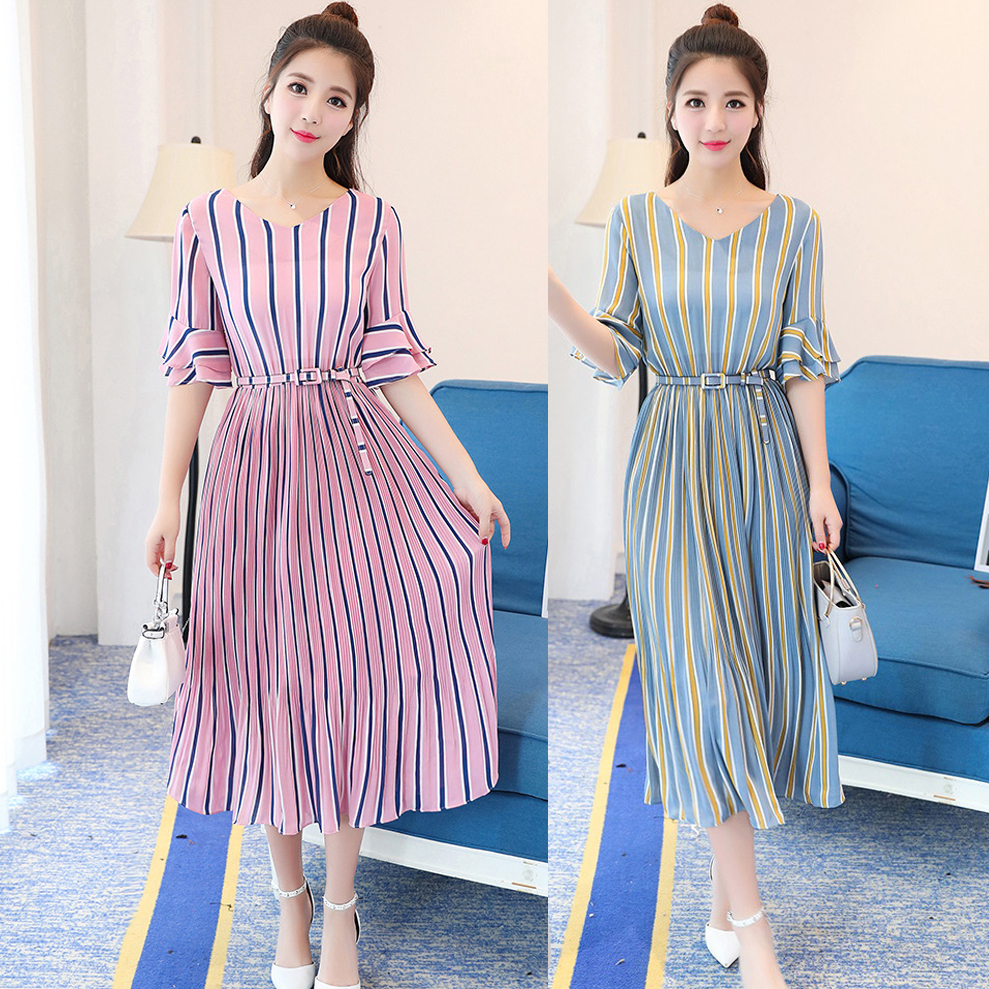 kudapy เดรสยาวคลุมเข่าคอวีลายทางสีชมพูกรม ,สีฟ้าเหลือง ผ้าชีฟอง จั้มเอว แต่งระบายแขน2ชั้น ช่วงบนบางนิดหน่อยไม่มีซับใน ช่วงกระโปรงมีซับในค่ะ