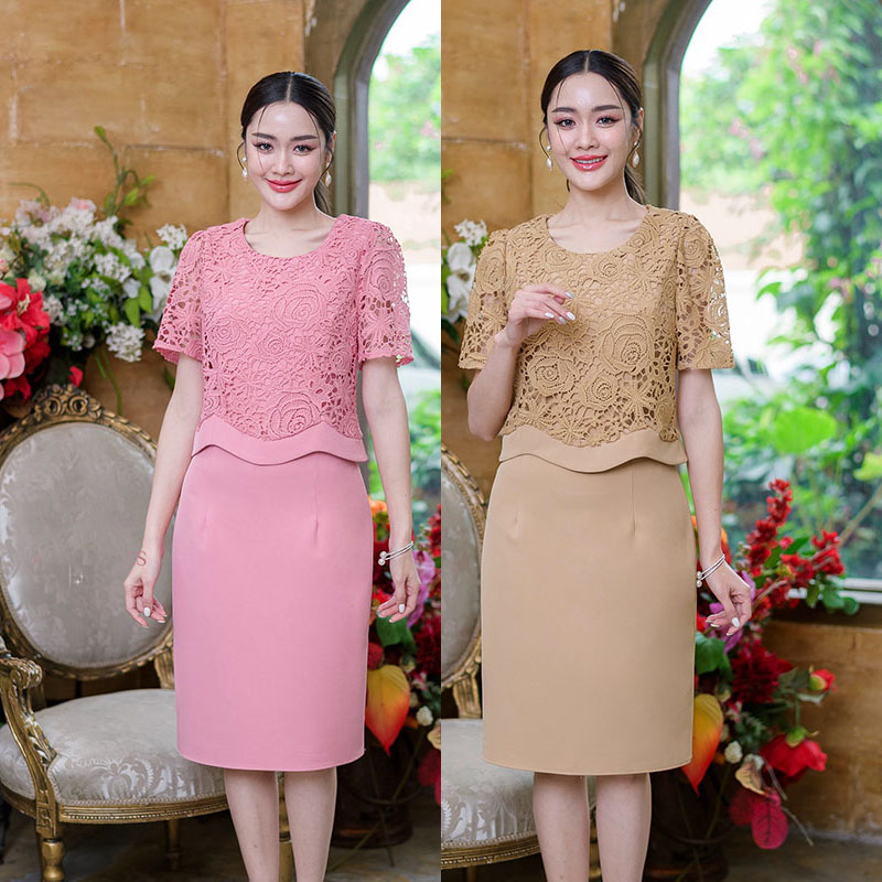 kudapy เดรสสั้นสีชมพู/สีน้ำตาล ผ้าพื้น ดีไซน์ด้านบนคลุมด้วยเสื้อลูกไม้เป็นเดรสชิ้นเดียวติดกันนะคะ งานผ้านนุ่มใส่สบาย ลูกไม้เป็นลูกไม้ถักเนื้อนิ่มไม่เงา