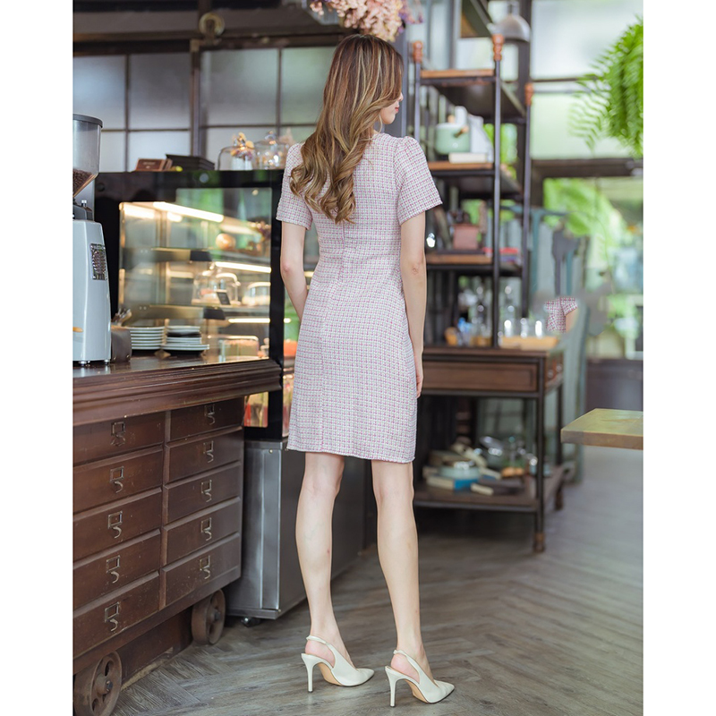 kudapy เดรสสั้นสีชมพู/สีเขียว/สีฟ้า ผ้าทอแต่งกระดุมมุก