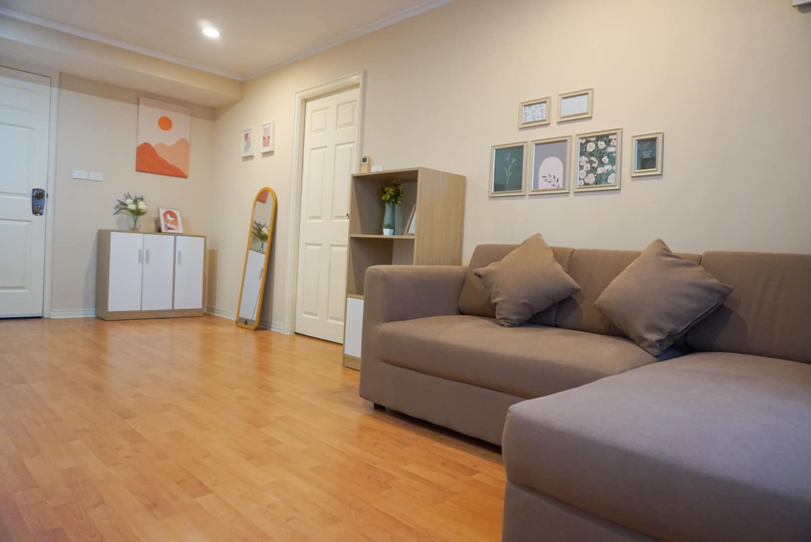 ปล่อยเช่าคอนโด Lumpini Ville Cultural Center (ลุมพินี วิลล์ ศูนย์วัฒนธรรม) - โซนพื้นที่ MRT ศูนย์วัฒนธรรม ห้วยขวาง - 1ห้องนอน 1ห้องน้ำ 1ห้องนั่งเล่น - ขนาดห้อง 45 ตรม. ชั้น 5 ตึก B1