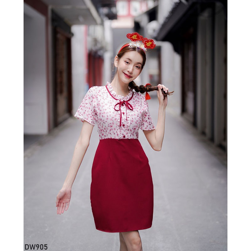 kudapy เดรสสั้นสีแดง/สีกรม/สีน้ำตาล ลายดอกอกแต่งระบาย