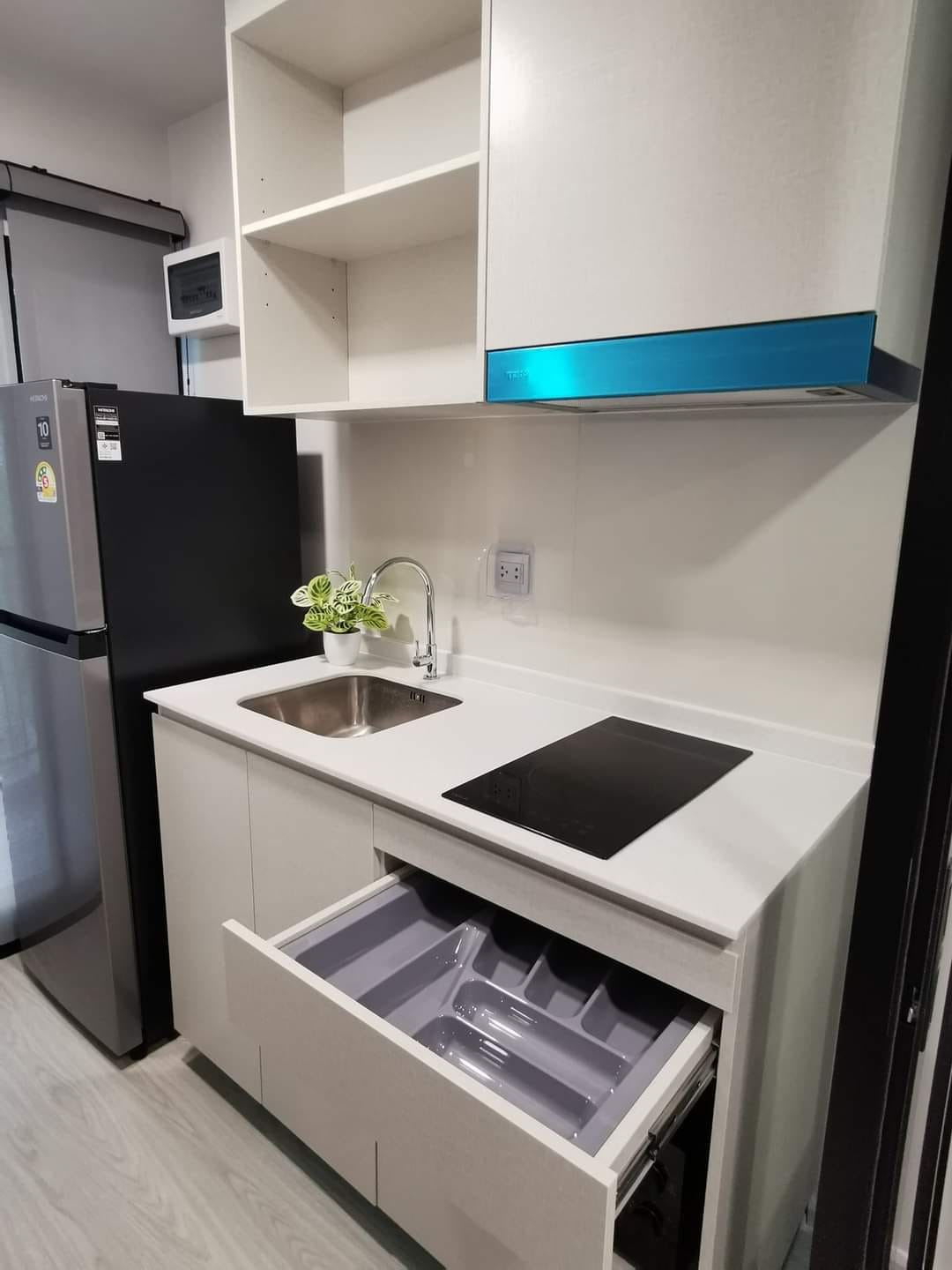 ให้เช่าคอนโด แอทโมซ โอเอซิส อ่อนนุช (Atmoz Oasis Onnut) - ห้องน่าอยู่มาพร้อมทีวี 55 นิ้ว มีเครื่องซักผ้า - การเดินทาง: BTS สถานีศรีนุช(สายสีเหลือง)เพียง400 เมตร