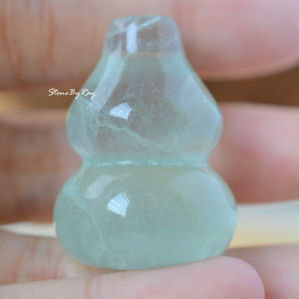 หินฟลูออไรต์แกะสลักรูปน้ำเต้า (Fluorite)