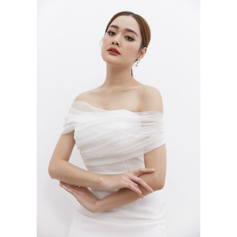 kudapy เดรสสั้นสี: แดง ขาว เขียว ที่สุดของลุคออกงาน สวย แพง เลอค่าที่สุด