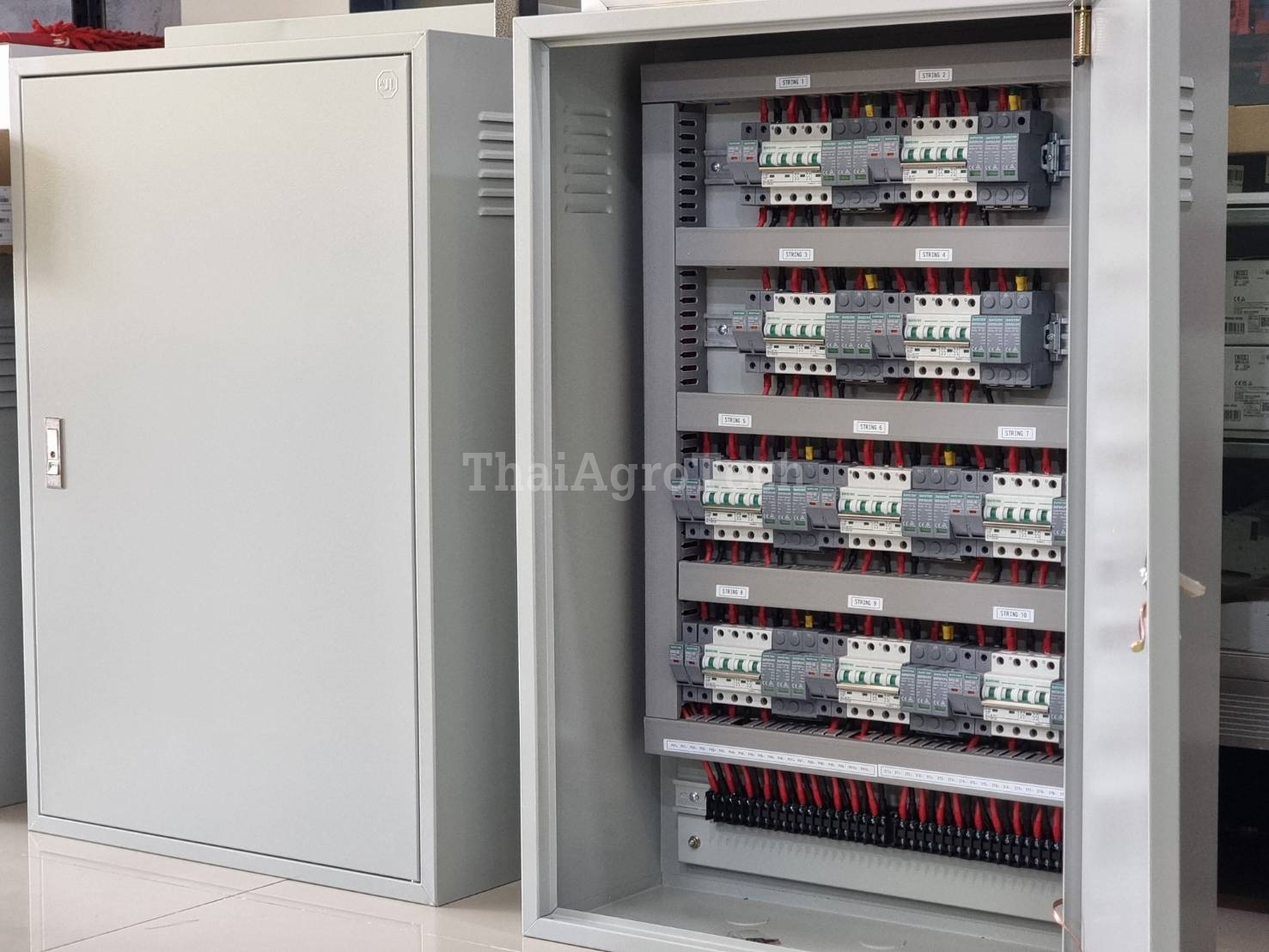 ตู้ดีซีคอมบายเนอร์ Suntree DC Combiner Box 1000V ใช้กับงานติดตั้งระบบโซล่าเซลล์ แบบ 10 สตริง 80-100 กิโลวัตต์, For Solar Cell System DC PV 10String 80-100kwp