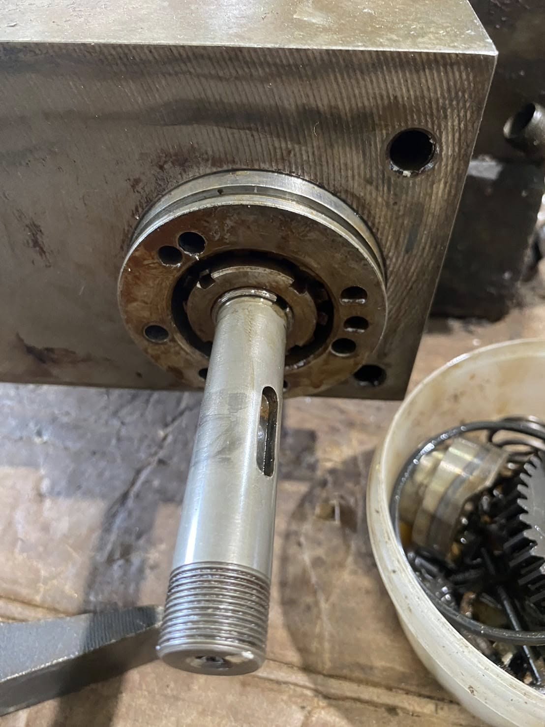 งานแมคคานิคส์ทั้งซ่อม turret ซ่อม spindle motor