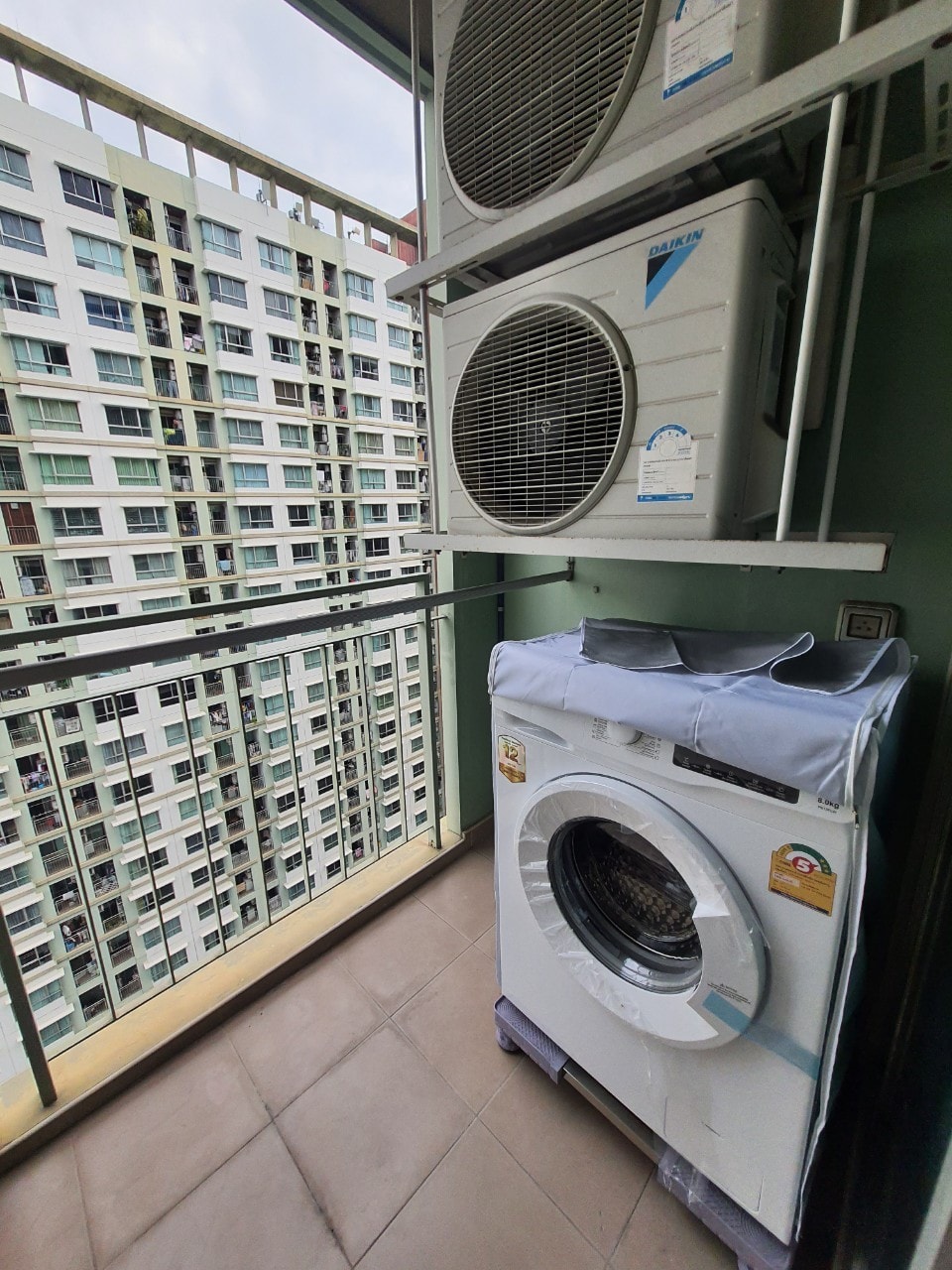 ปล่อยเช่าคอนโด Lumpini Park Riverside Rama 3 (ลุมพินี พาร์ค ริเวอร์ไซด์ พระราม 3) - 1ห้องนอน 1ห้องน้ำ 1ห้องนั่งเล่น - ใกล้ เทอร์มินอล 21 พระราม 3 - ขนาดห้อง 28 ตรม. ชั้น 30 ตึก C