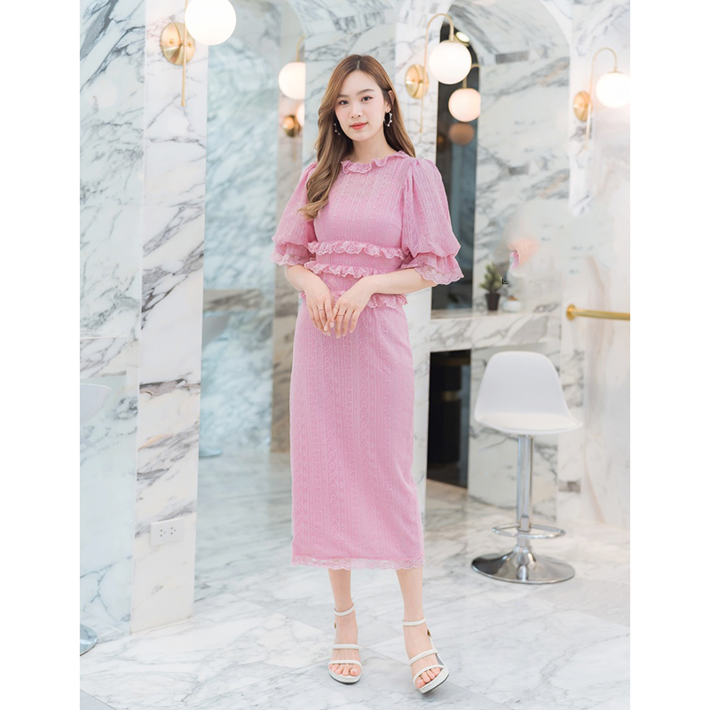 kudapy เดรสยาวสีขาว/สีชมพู ลูกไม้แขนสม็อค