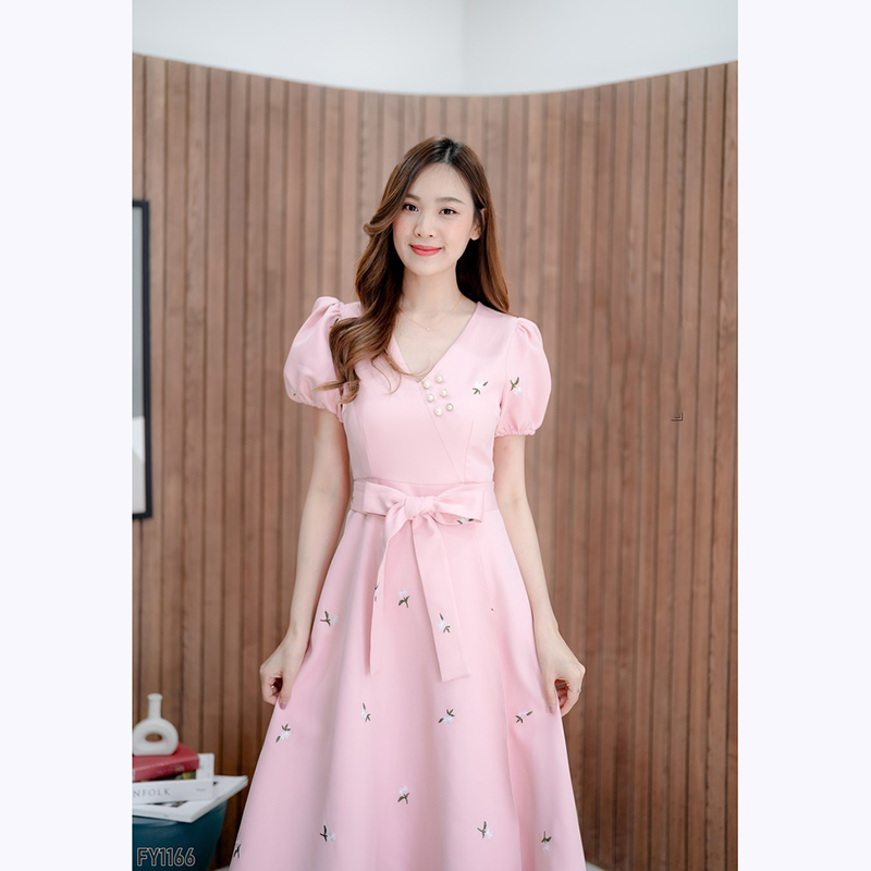 kudapy เดรสยาวสีขาว/สีชมพู แขนตุ๊กตาแต่งกระดุม