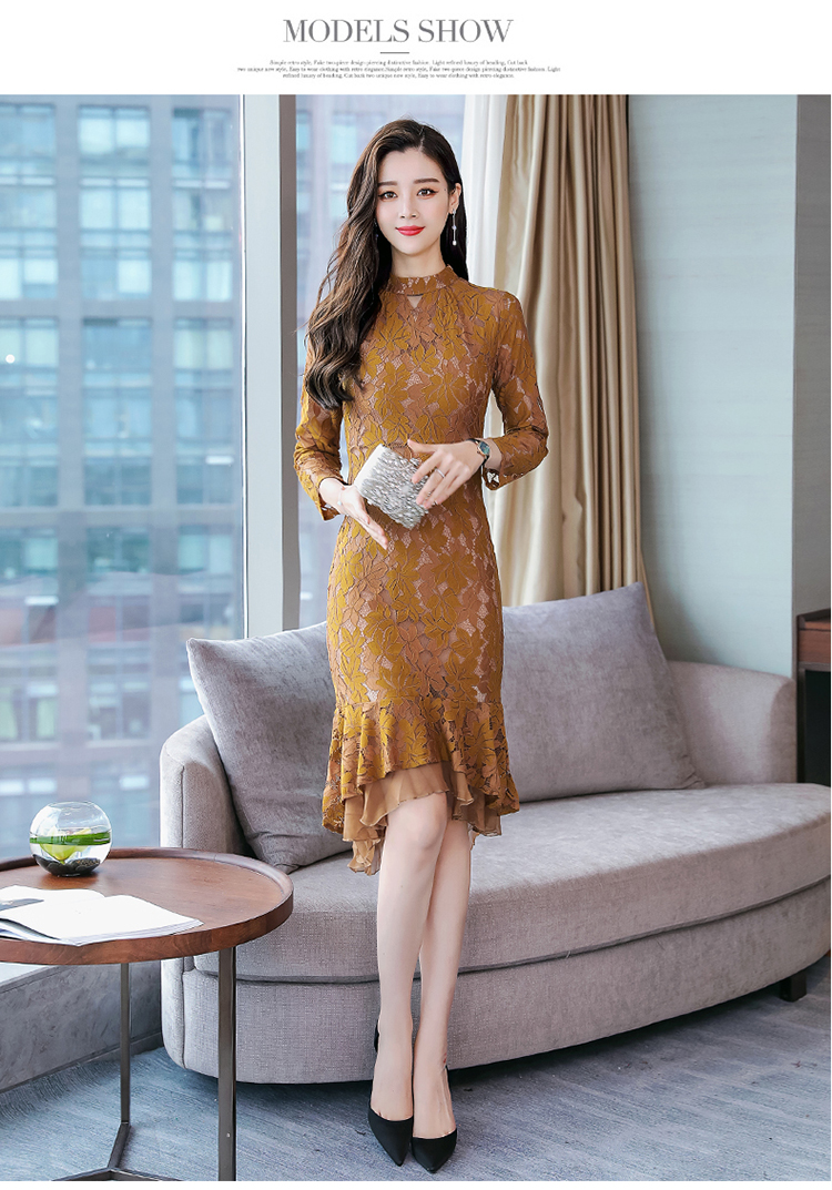 kudapy ชุดเดรสผ้าลูกไม้เนื้อแขนยาว โทนสีน้ำตาลอ่อน ทรง fish tail ด้านหน้าจะสั้นกว่าด้านหลัง