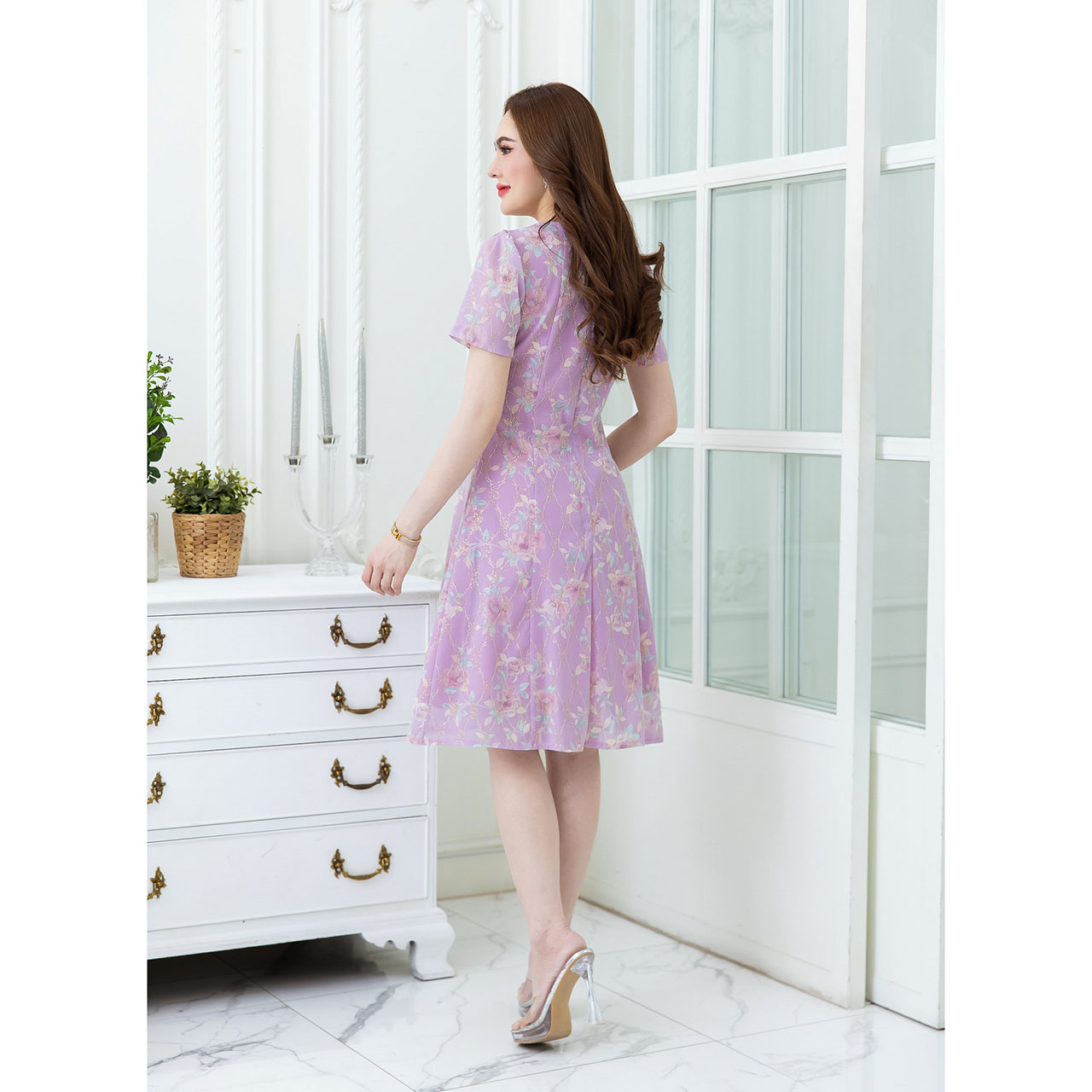 kudapy เดรสสั้นสี ครีม/สีชมพูม่วง ชีฟองพิมพ์ลายอัดกาวผ้าตาข่ายปักดิ้นทอง สวยหวาน แพทเทิร์นเรียบง่ายทรงสวย