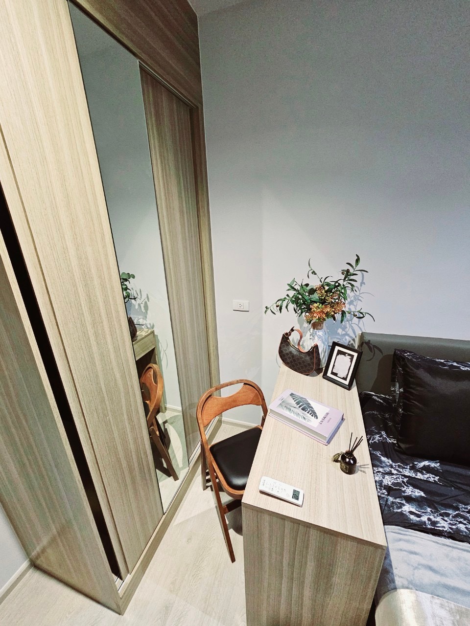 ให้เช่าคอนโด (อัลติจูด ยูนิคอร์น สาทร-ท่าพระ) High Rise โซนพื้นที่ BTS ตลาดพลู ห้องแบบ 1ห้องนอน 1ห้องน้ำ ขนาดห้อง 25 ตรม. ชั้น 18