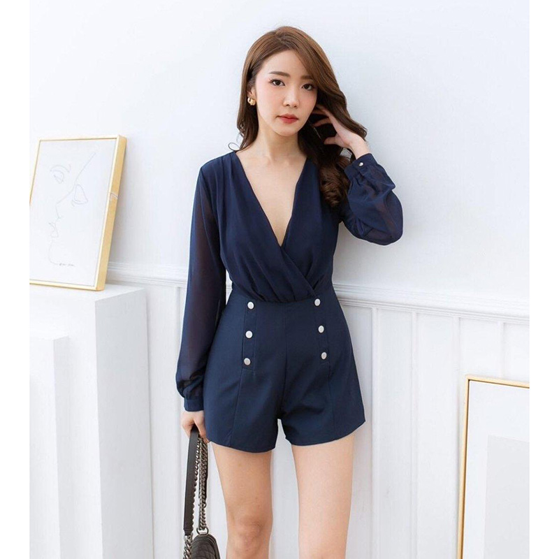 kudapy จั๊มสูทสั้นสีกรม,แดง,ขาว,น้ำตาล จั้มขาสั้น คอวี แขนยาว เสื้อเป็นผ้าชีฟอง