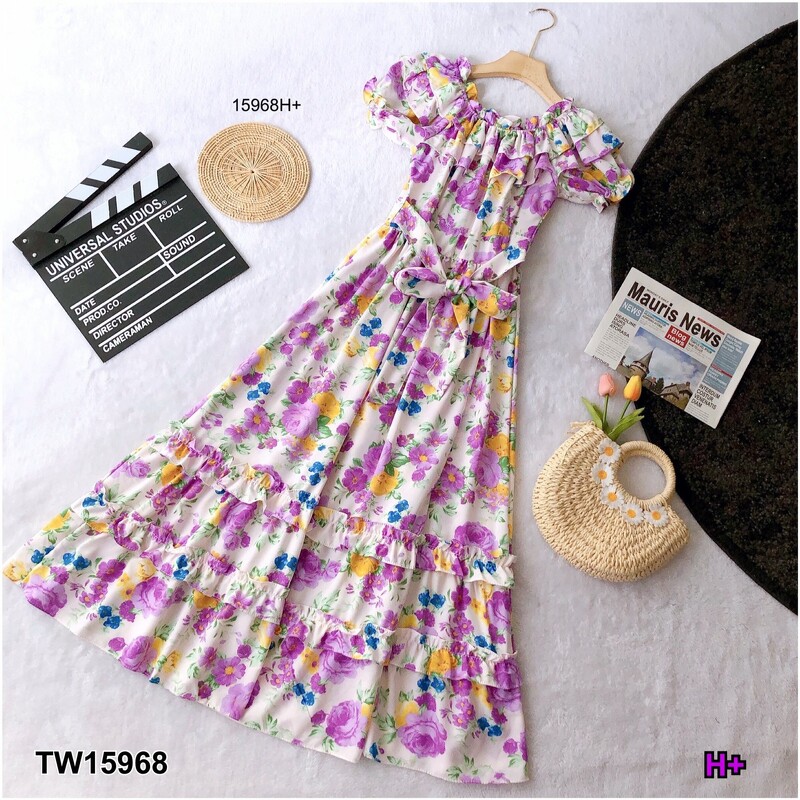 kudapy แม็กซี่เดรสปาดไหล่ระบายลายดอกไม้ผูกเอว