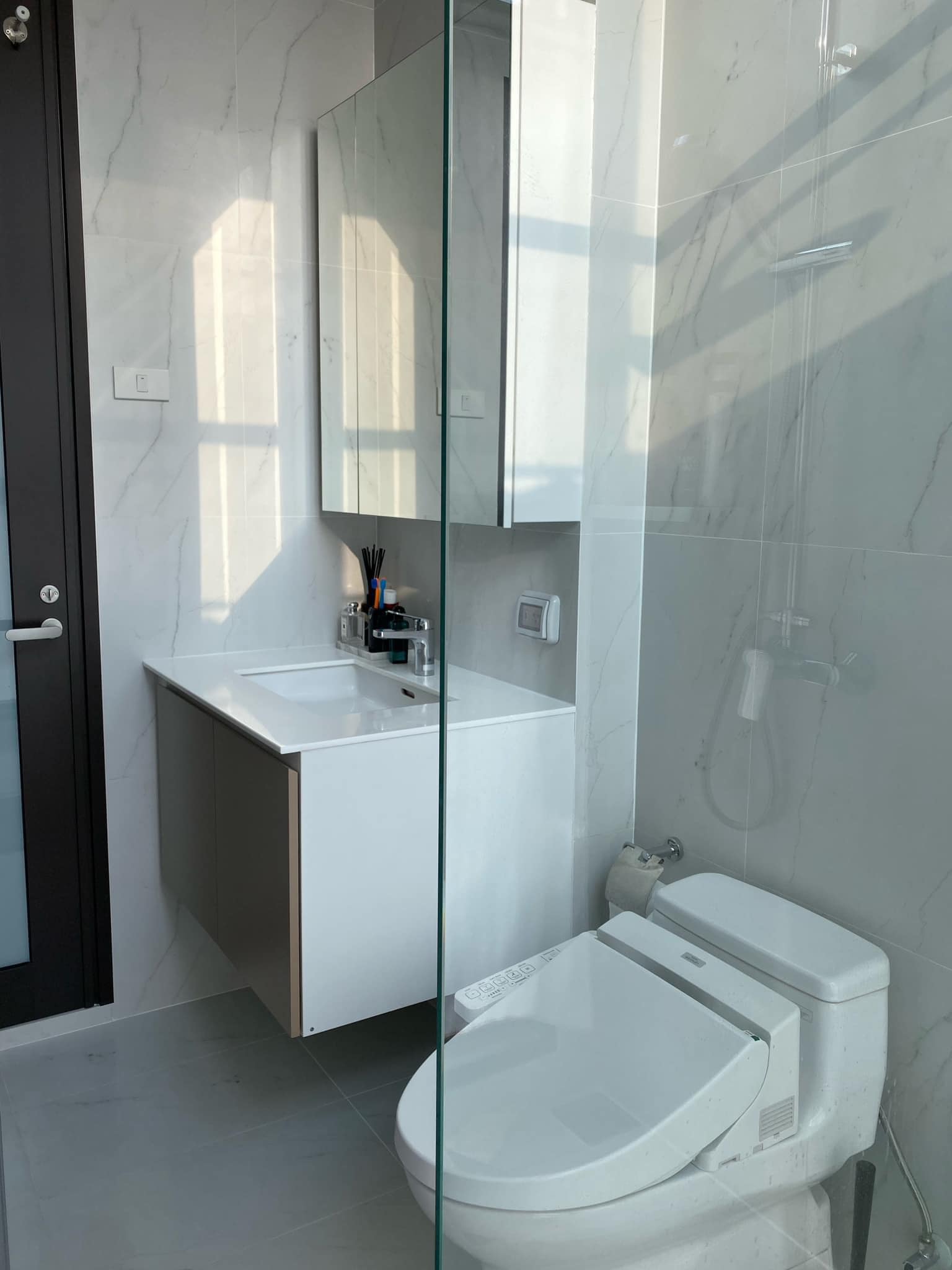 ปล่อยเช่าคอนโด Chewathai Residence Asoke (ชีวาทัย เรสซิเดนซ์ อโศก) - Duplex2ชั้น 1ห้องนอน 1ห้องน้ำ 1ห้องนั่งเล่น - ใกล้ MRT พระราม 9 - ขนาดห้อง 39 ตรม. ชั้น 14