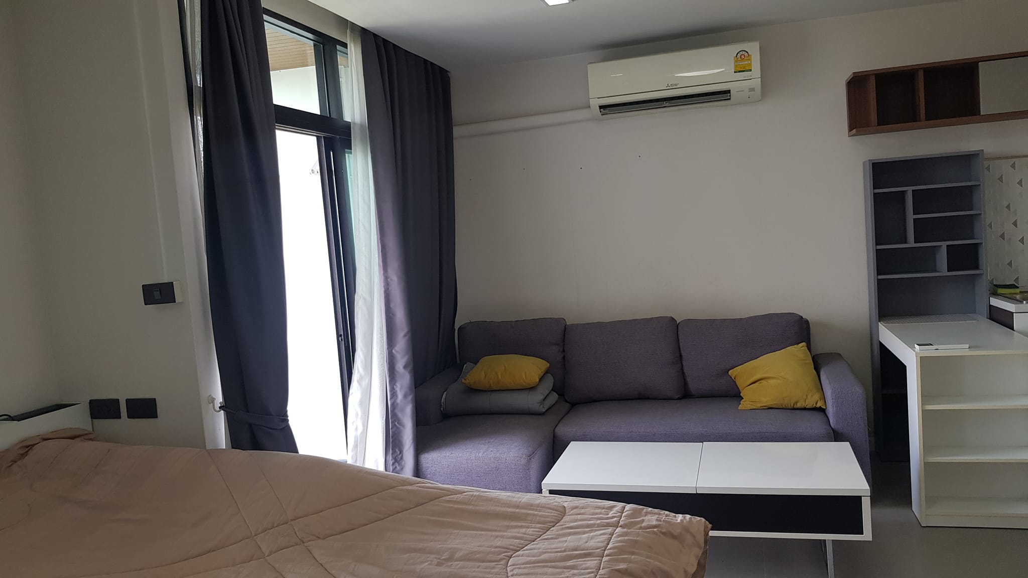 ขายคอนโดพร้อมเฟอร์นิเจอร์ แอร์ เครื่องทำน้ำอุ่น เตาไฟฟ้า สอบถามแอด Line ID : Smile-easy ที่ Baan Navatara (บ้าน นวธารา)