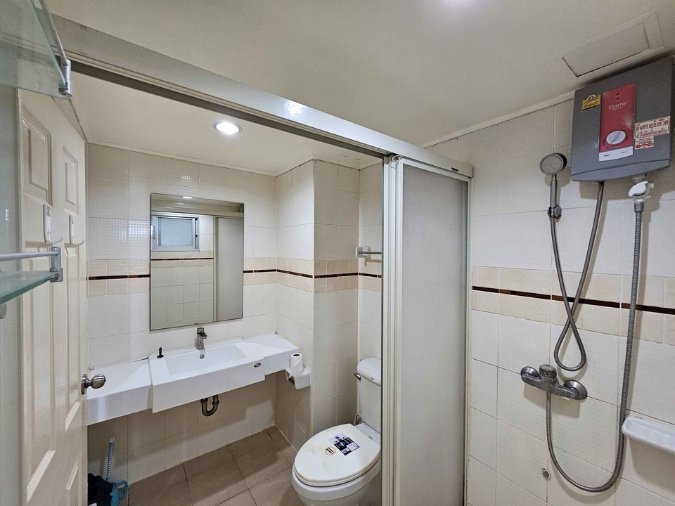 ปล่อยเช่าคอนโด Lumpini Ville Sukhumvit 77 (ลุมพินี วิลล์ สุขุมวิท 77) - เฟอร์เครื่องใช้ไฟฟ้าครบครั้นมีเครื่องซักผ้า - การเดินทาง: ใกล้ BTS อ่อนนุช