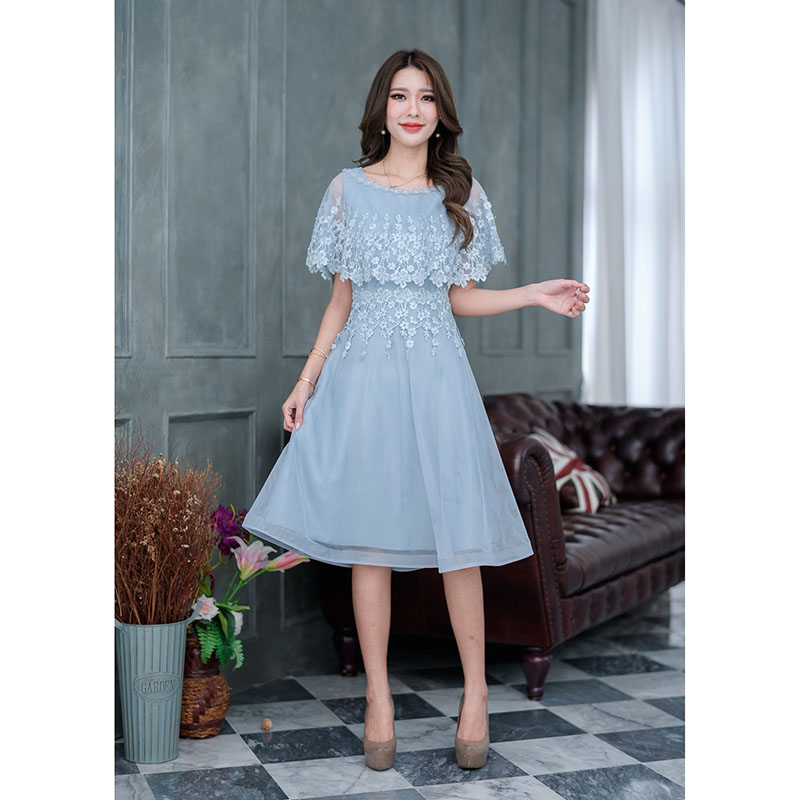 kudapy เดรสสั้นสีชมพูกลีบบัว/สีฟ้า สวยหวาน รุ่นนี้เป็นงานสองชิ้น สามารถใส่ได้ถึง 2 ลุค กระโปรงสองชัันชั้นนอกเป็นผ้าโปร่งเบาพริ้วสวย งานตกแต่งลูกไม้ดอกไม้ทั้งตัว