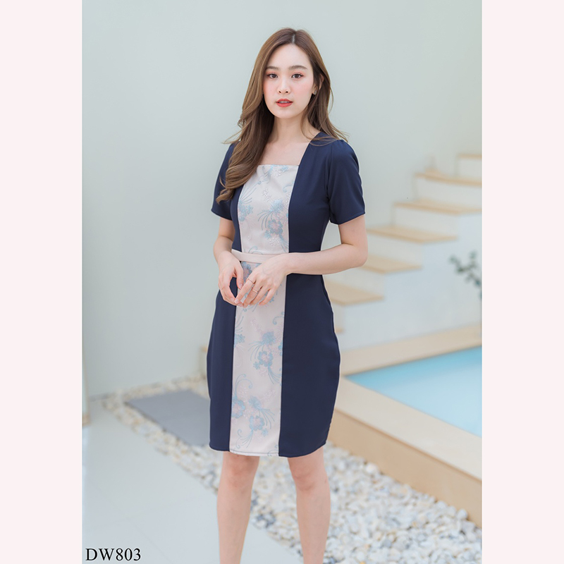 kudapy เดรสสั้นทูโทนคอเหลี่ยมแขนสั้นสีชมพู/สีฟ้า/สีกรม คอเหลี่ยมเสื้อและกระโปรงลายดอกด้านหน้า