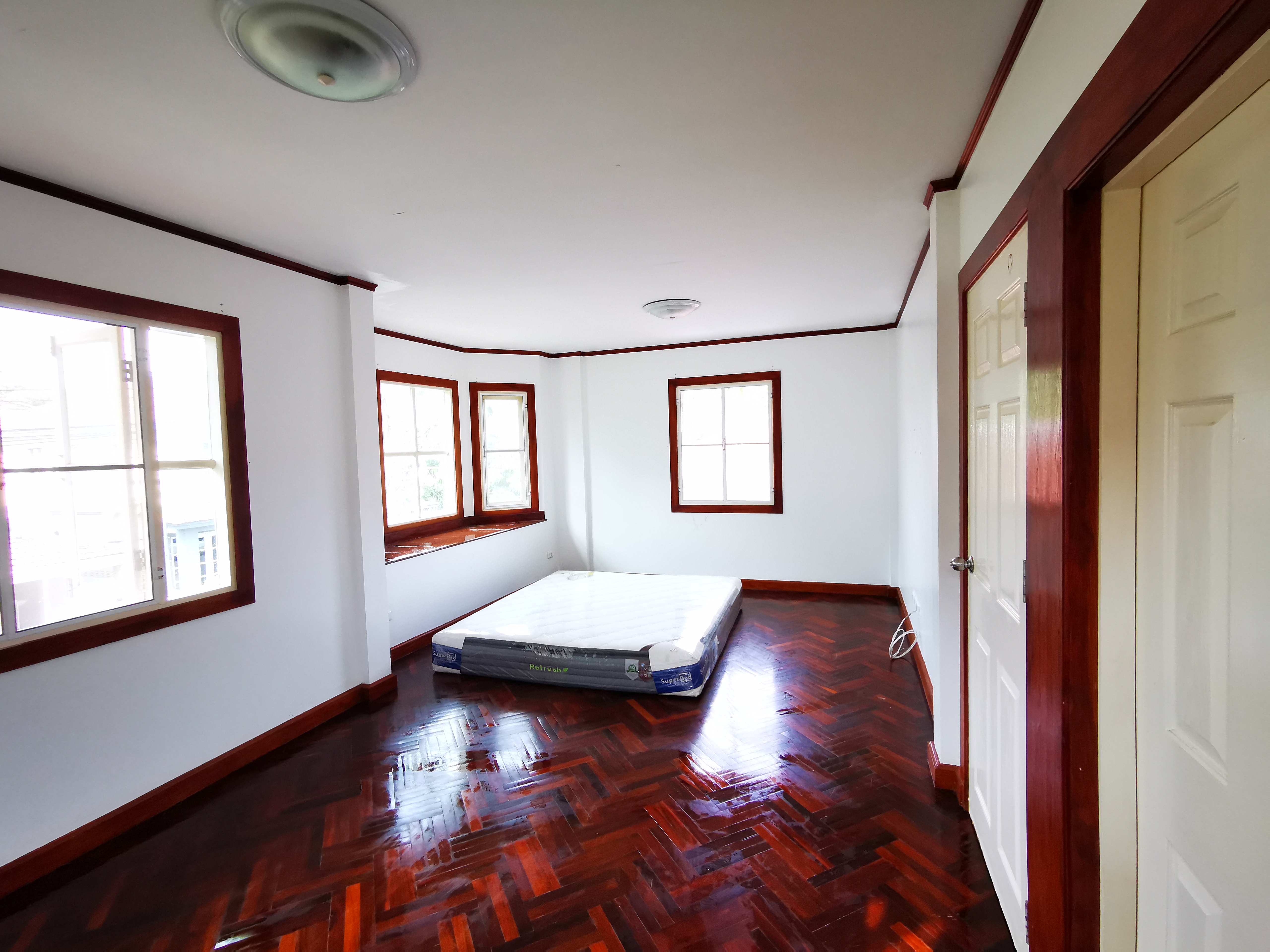 ใกล้ทะเล ใกล้ภูเขา บ้านเดี่ยว วิวภูเขา บ้าน2ชั้น 3นอน 2น้ำ สวนขนาดใหญ่ ทะเลสาบ แลนด์แอนด์เฮ้าส์ พาร์ค ภูเก็ต แลนด์ แอนด์ เฮ้าส์ พาร์ค ภูเก็ต Near Beach Near Mountain Detatched House 2 Storey Mountain Views 3 Bed 2 Bath Big Garden and Lake in common Area F