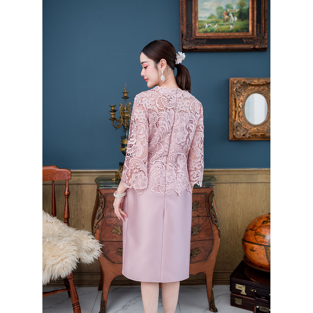 kudapy เดรสสั้นสีทองอ่อน/สีชมพูอ่อน ผ้าไหม รอบคอแต่งลูกไม้ งานสวยมีซับในทั้งชุด แต่งซิปด้านหลัง