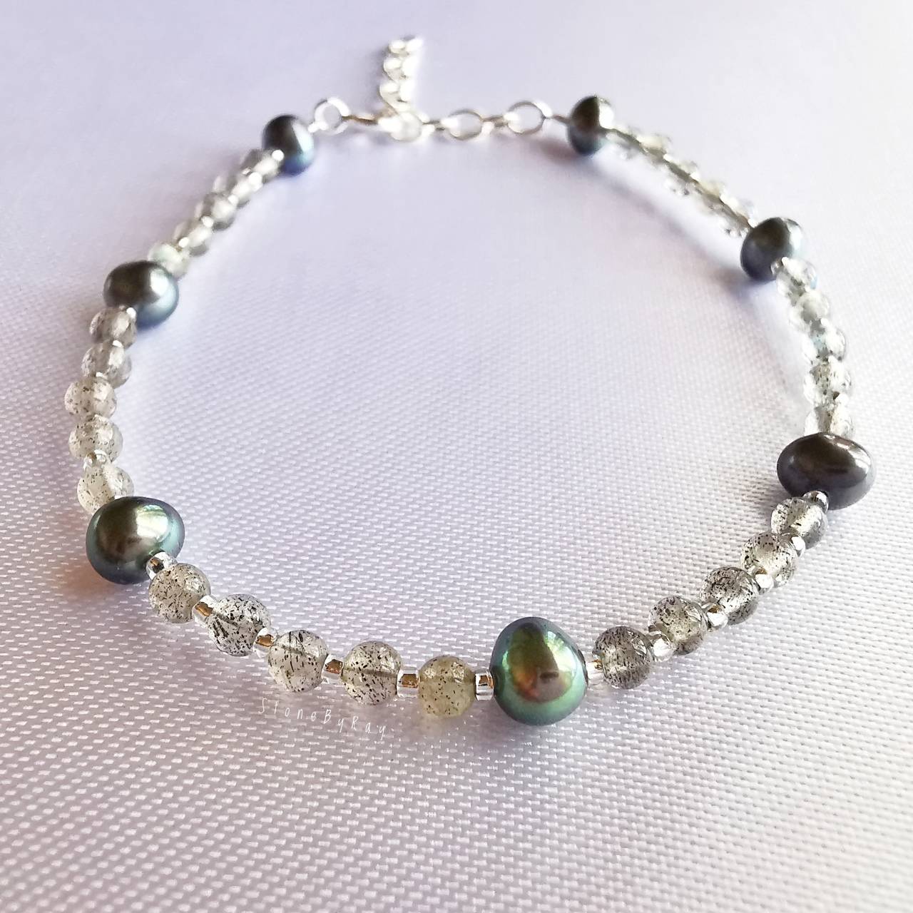 สร้อยข้อมือเงินหินลาบราโดไลท์+ไข่มุกสีเทา Labradorite+Grey Pearl