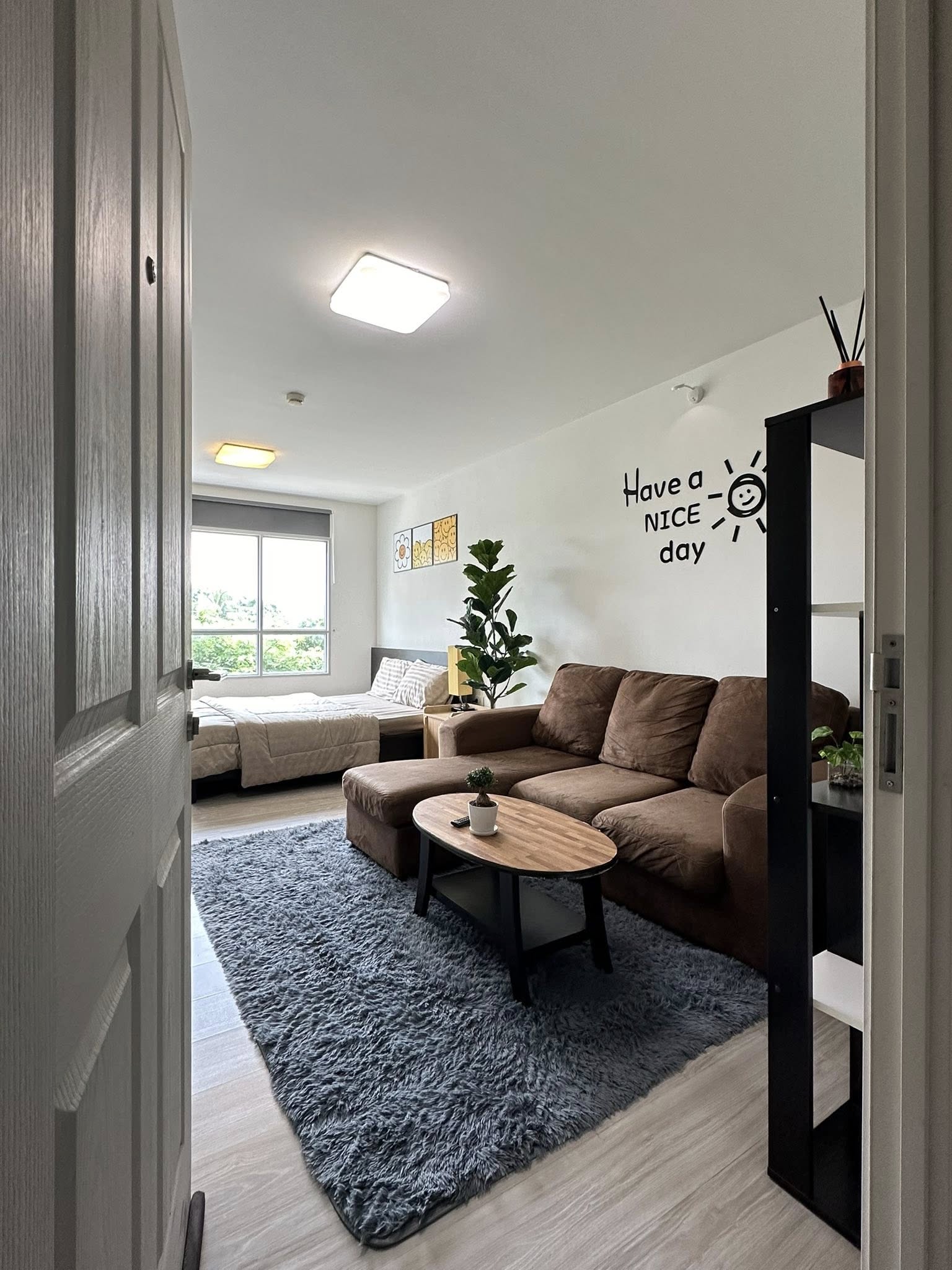 ให้เช่าคอนโด คอนโด แอสปาย สาทร-ตากสิน (บริคโซน) (Aspire Sathorn-Taksin (Brick Zone)) Low Rise โซนพื้นที่ BTS วุฒากาศ 📍 ห้องแบบ Studio / 1ห้องน้ำ / โซนครัวปิด ·ขนาดห้อง 29 ตรม. ชั้น 4