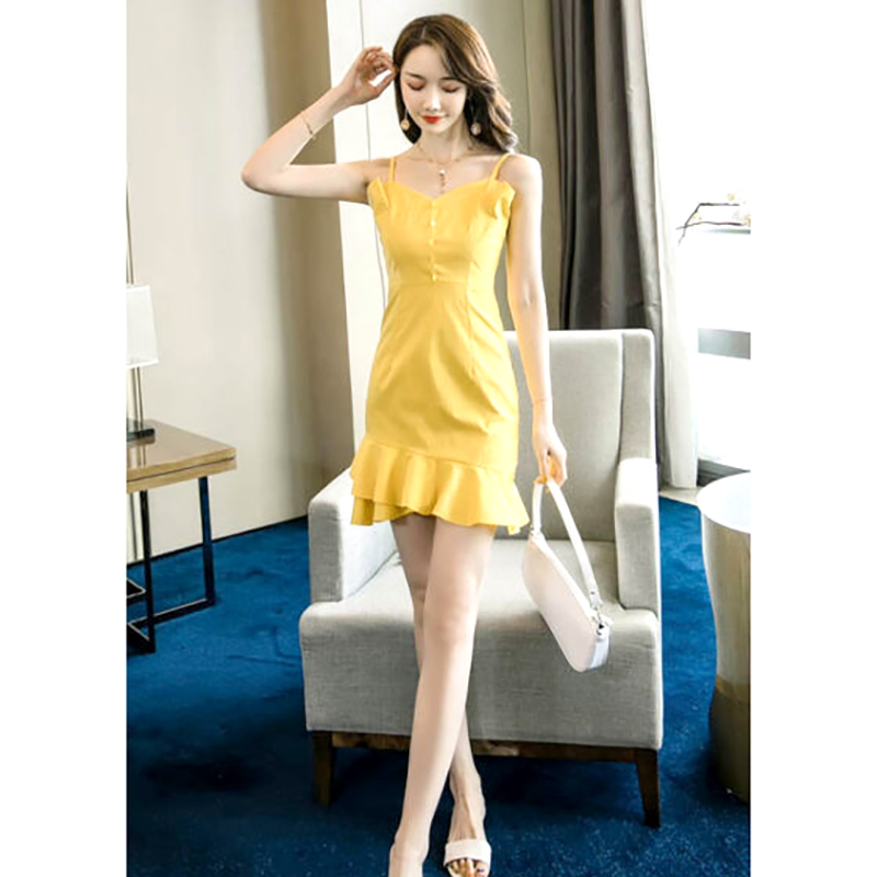 kudapy เดรสสั้นสายเดี่ยวสีเหลือง แต่งกระดุมหน้า กระโปรงแต่งระบาย ใส่ออกงานแนวเซ็กซี่สวยน่ารัก